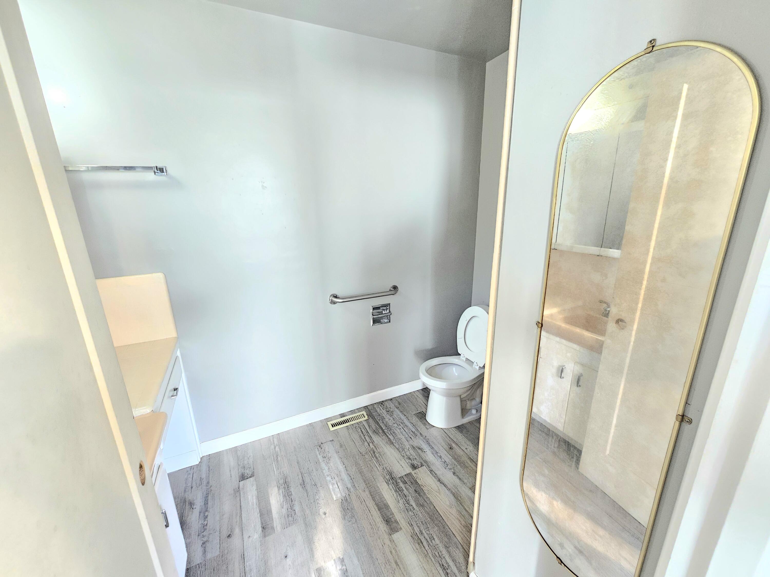 211 E Gail Ave, Tulare, CA 93274