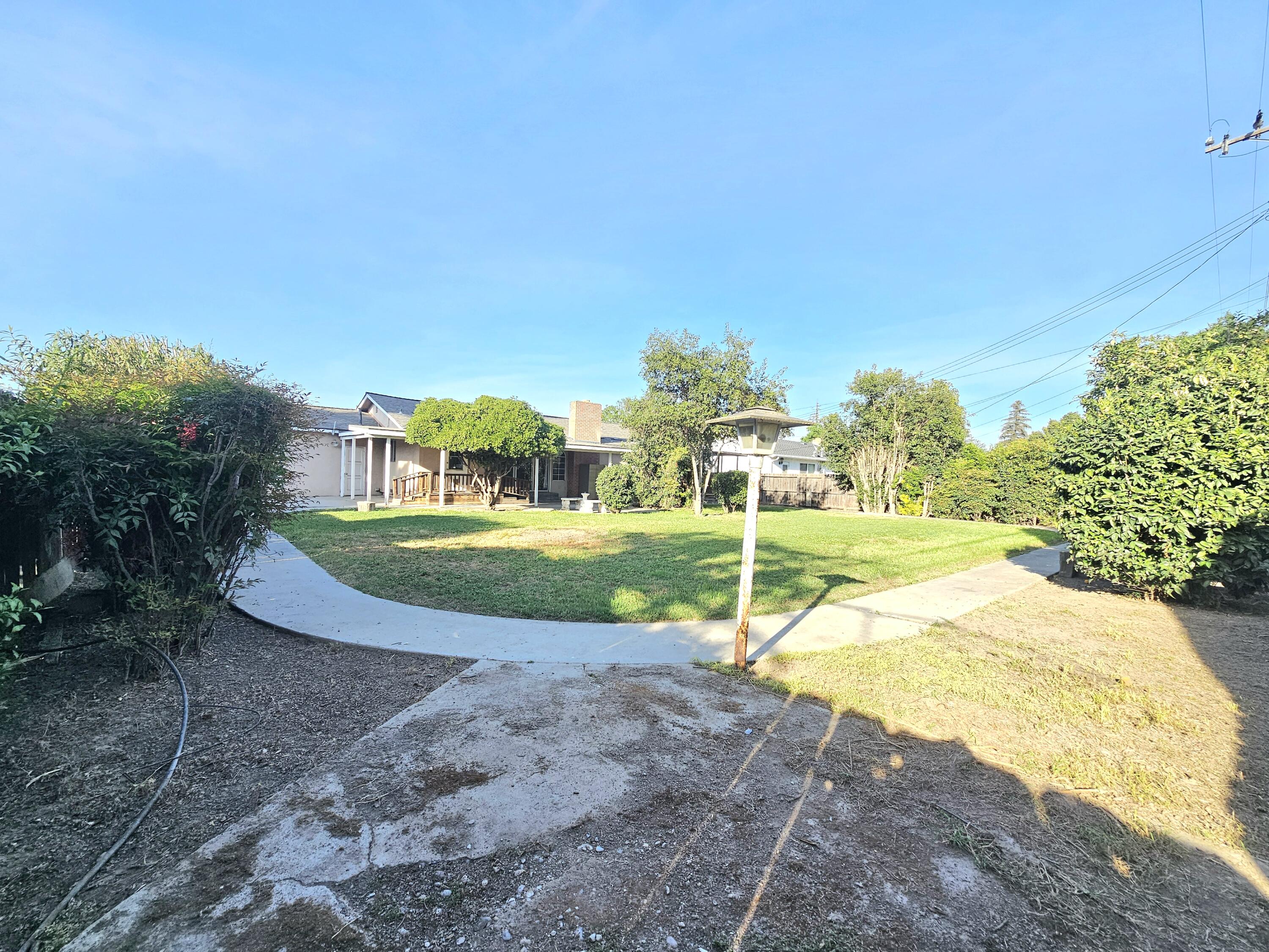 211 E Gail Ave, Tulare, CA 93274