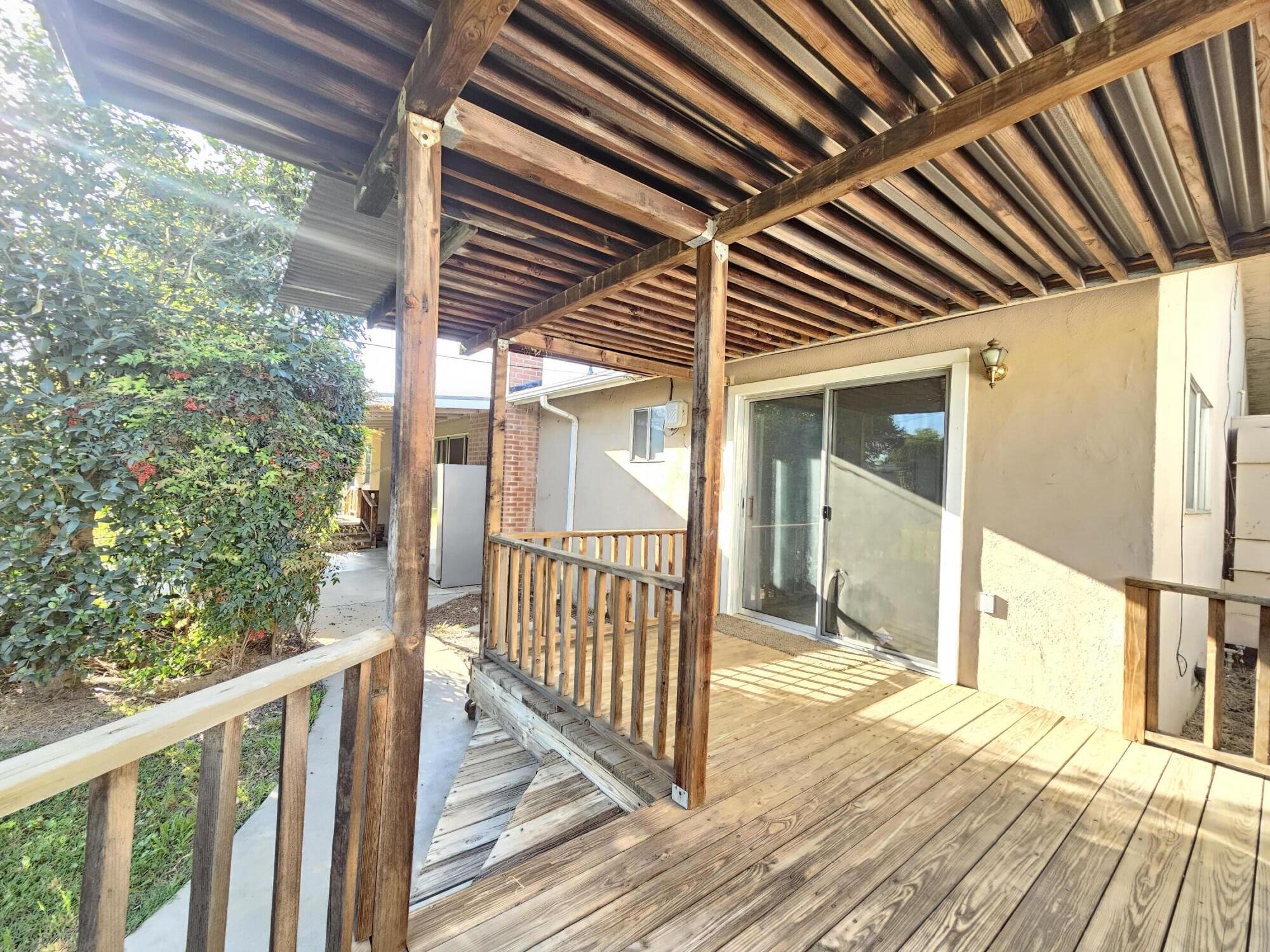 211 E Gail Ave, Tulare, CA 93274