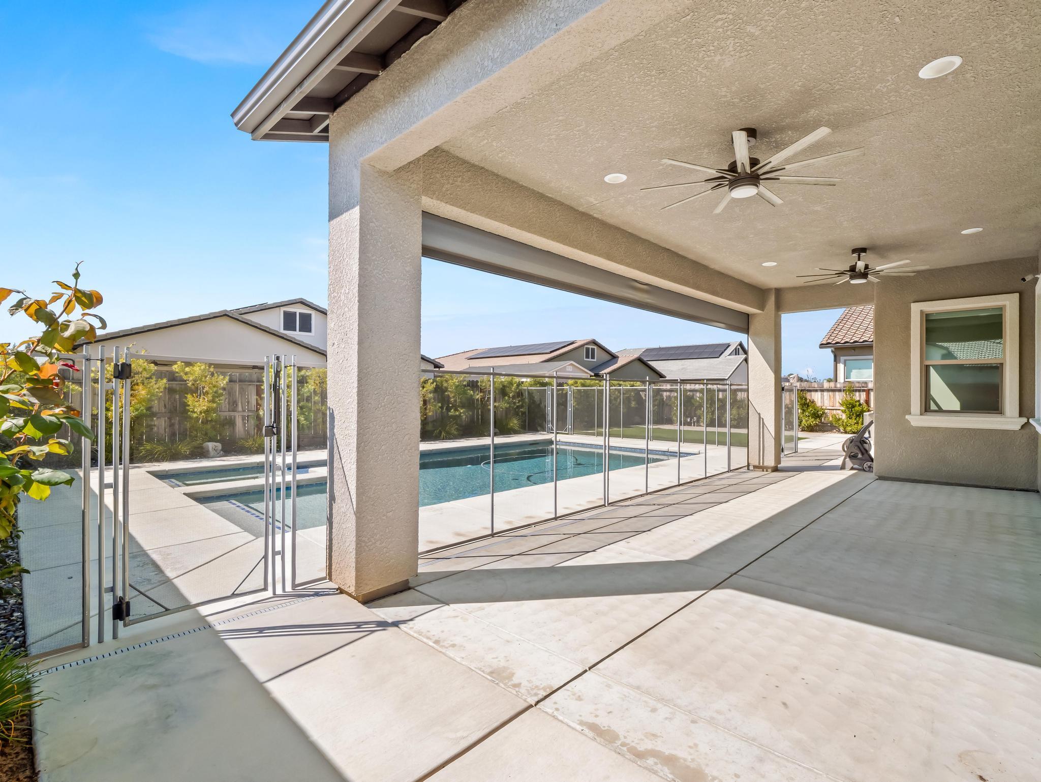 1734 N Park Ave, Clovis, CA 93619