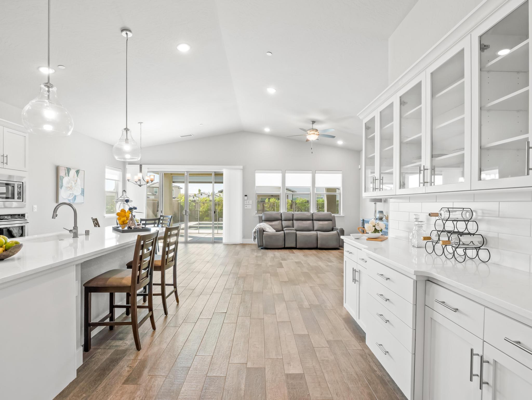 1734 N Park Ave, Clovis, CA 93619