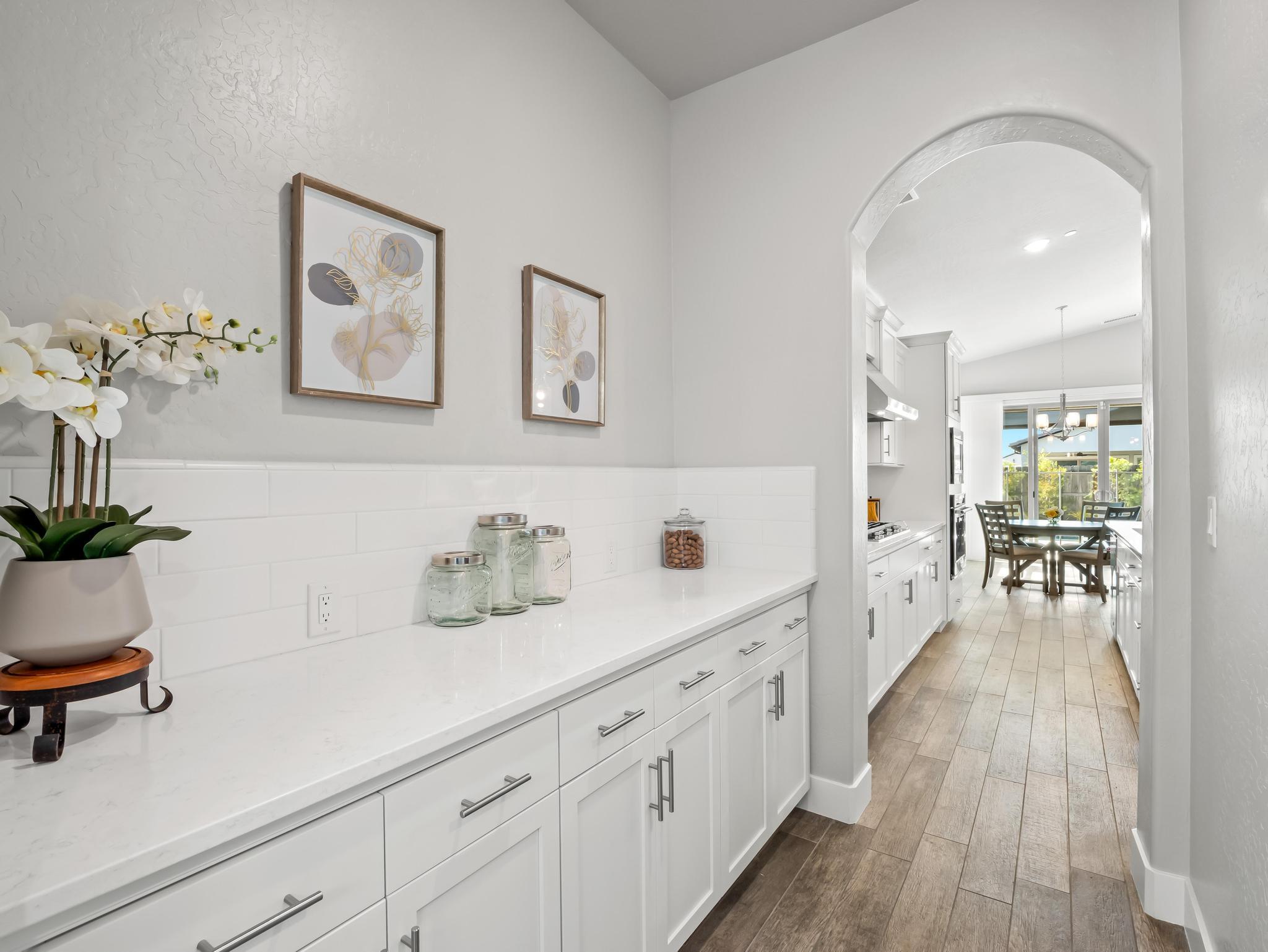 1734 N Park Ave, Clovis, CA 93619