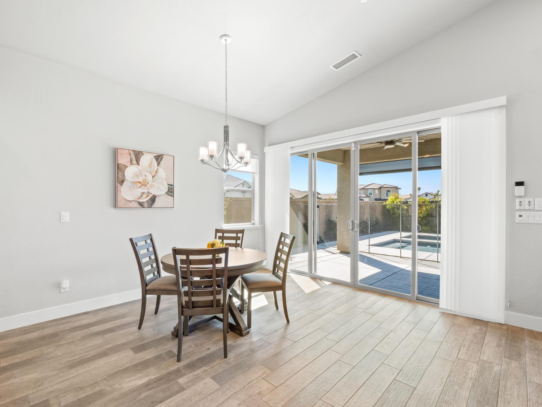 1734 N Park Ave, Clovis, CA 93619