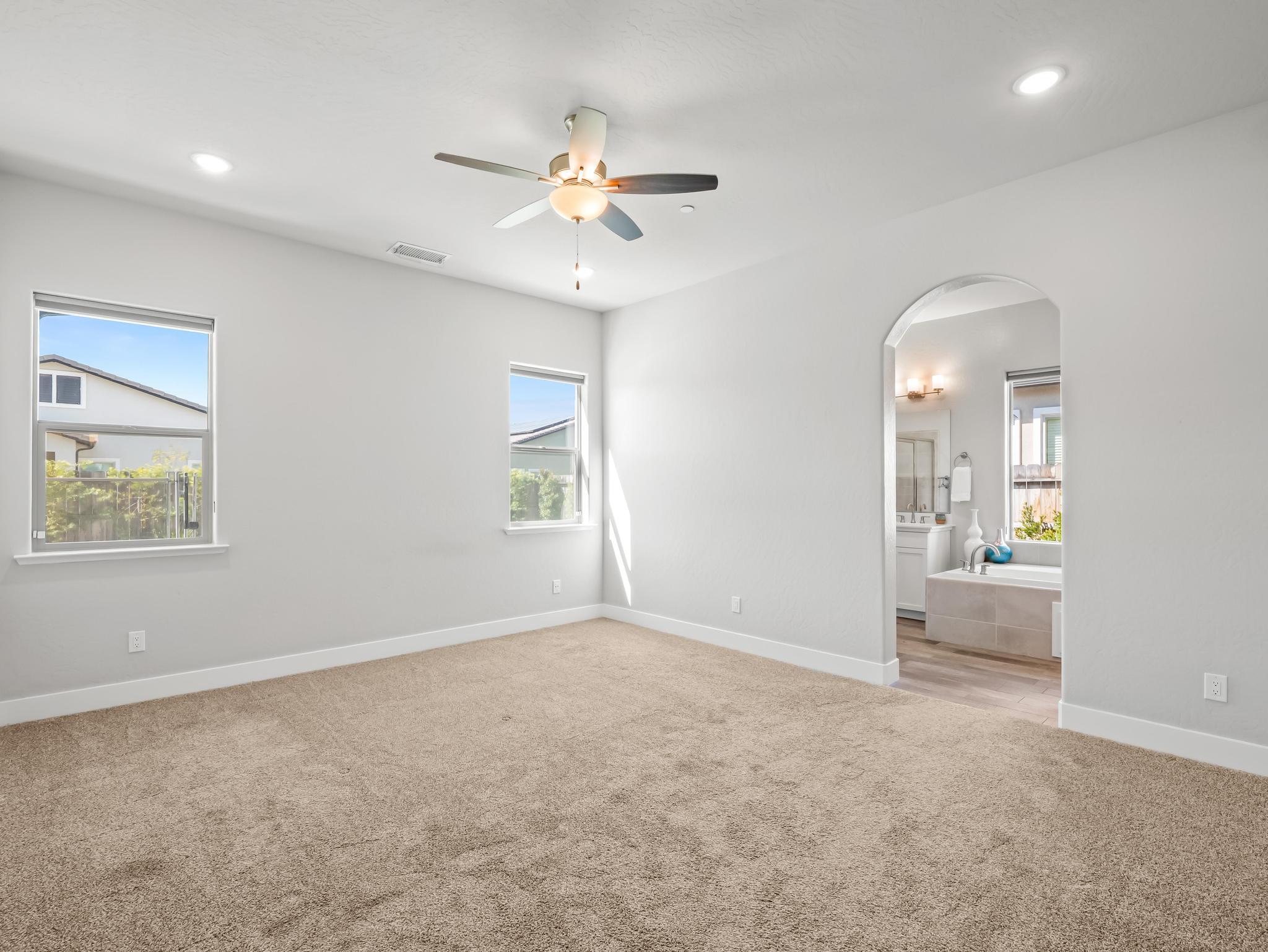 1734 N Park Ave, Clovis, CA 93619