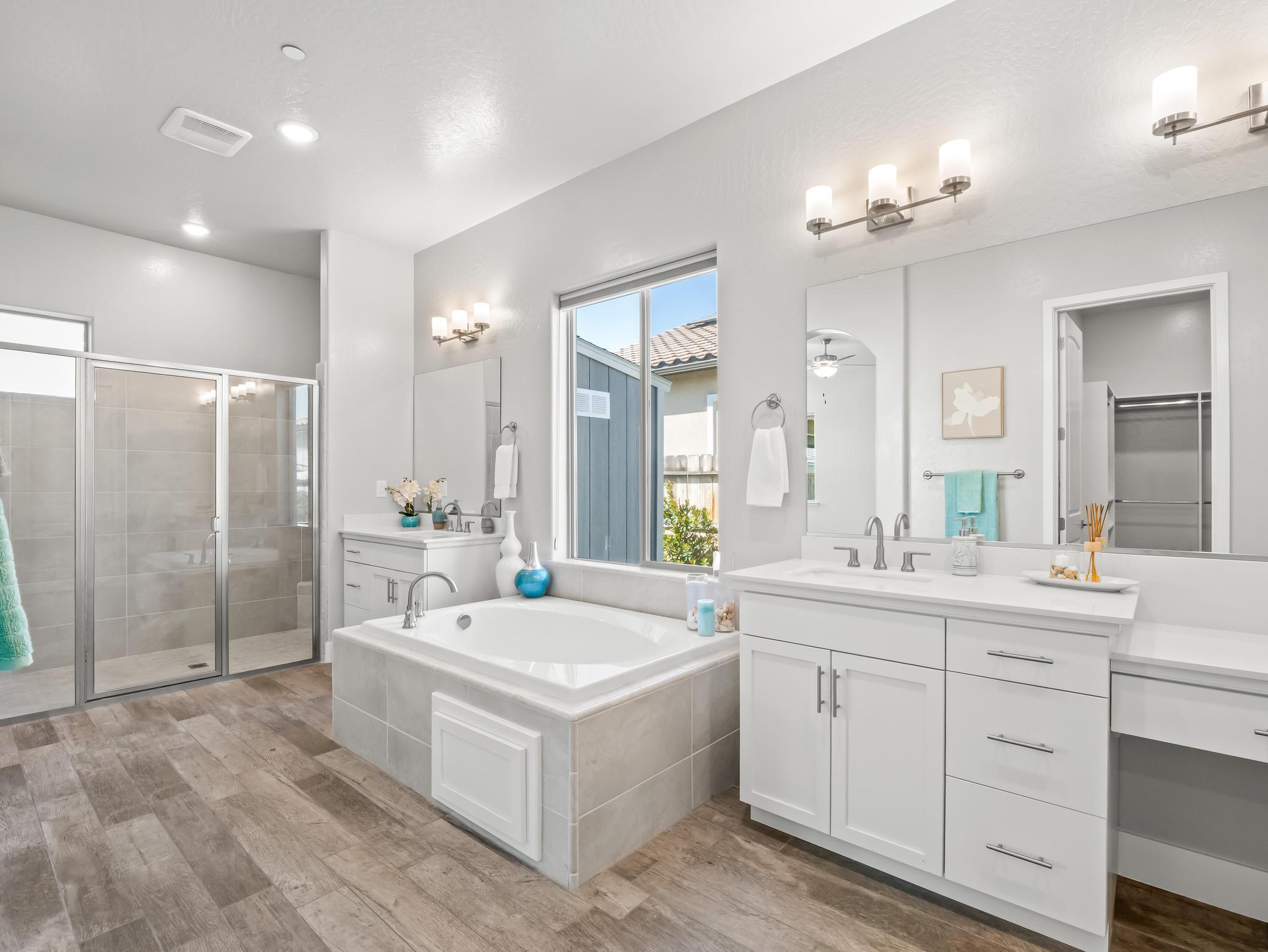 1734 N Park Ave, Clovis, CA 93619