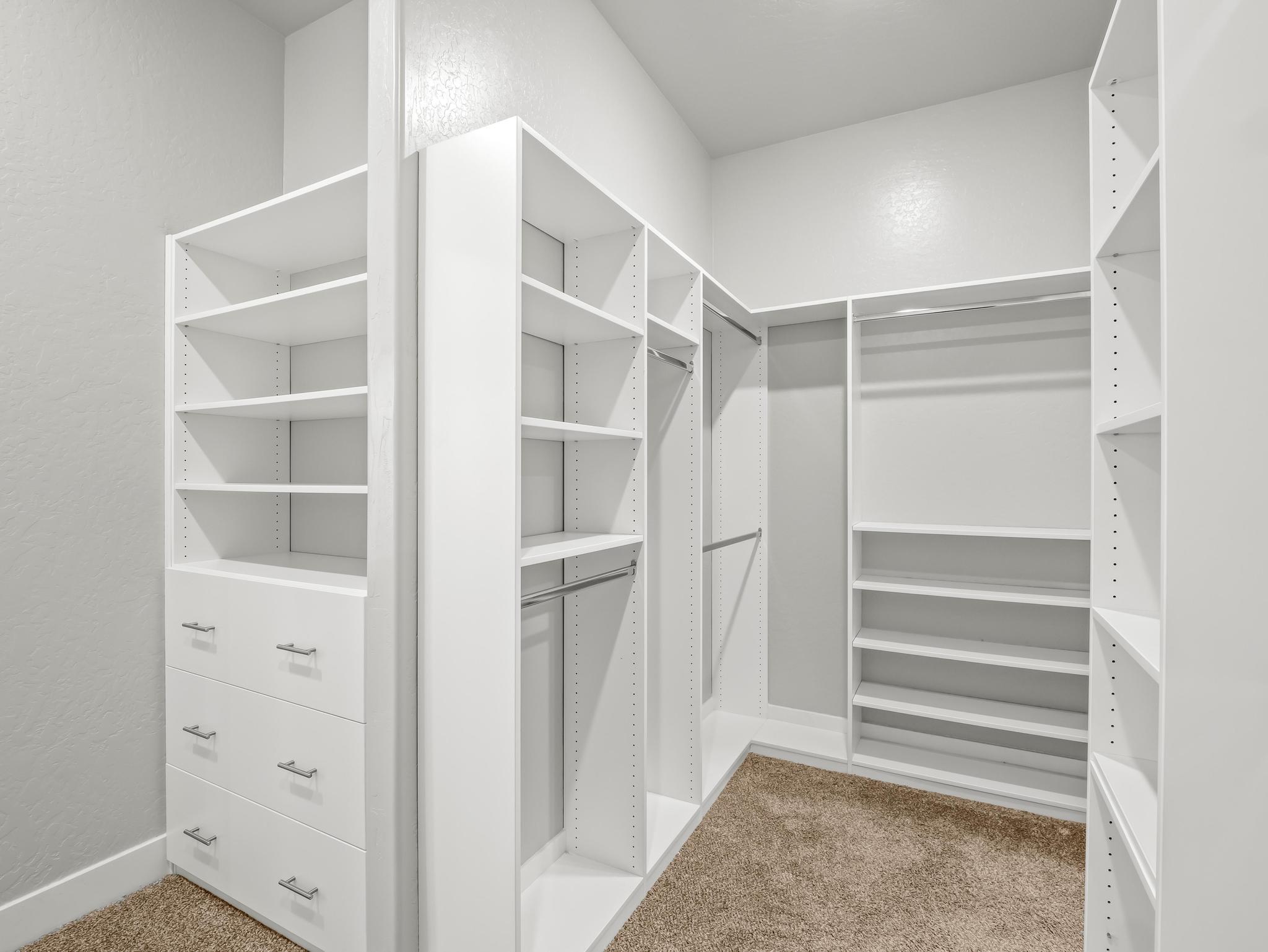 1734 N Park Ave, Clovis, CA 93619