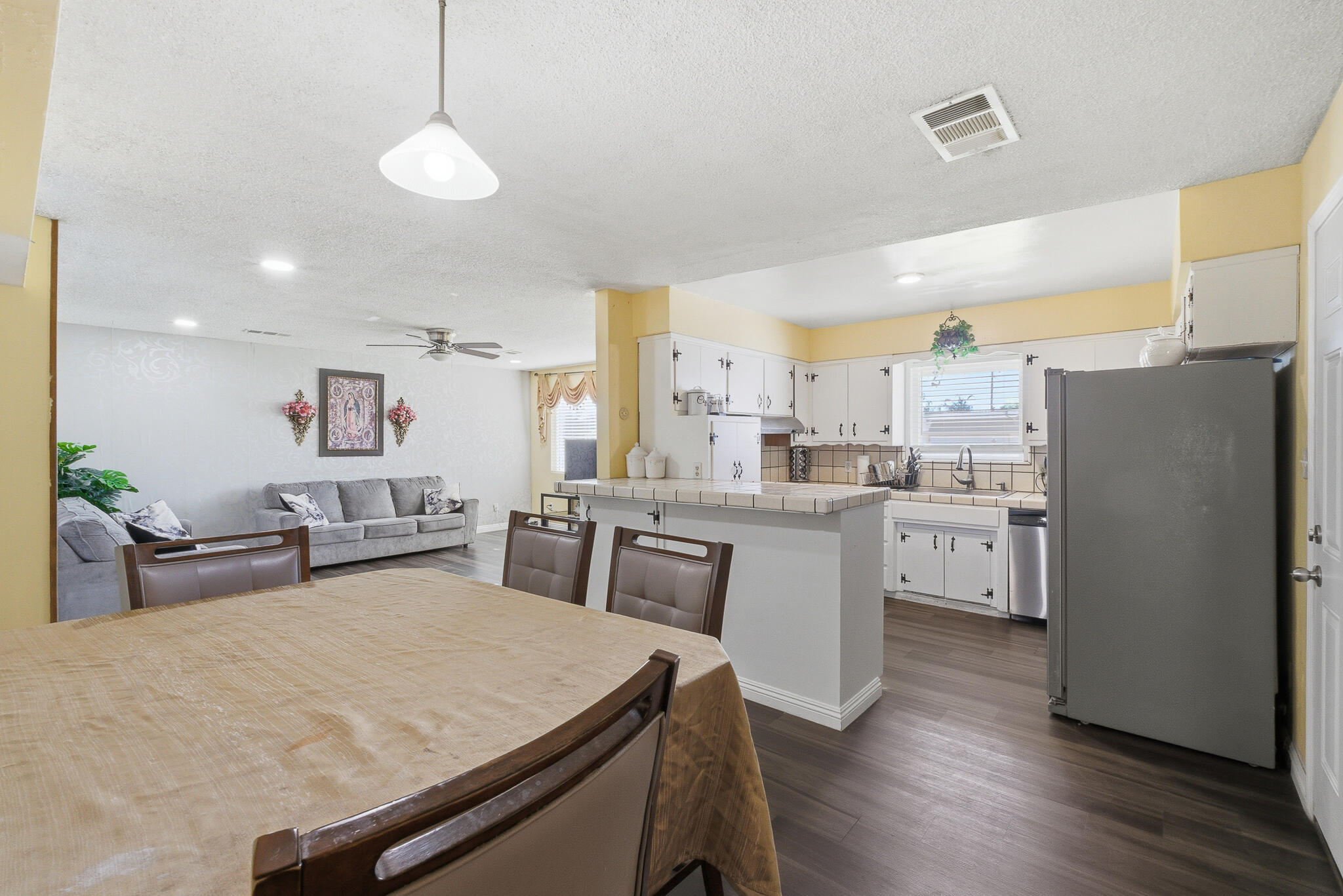 480 N Belmont St, Porterville, CA 93257