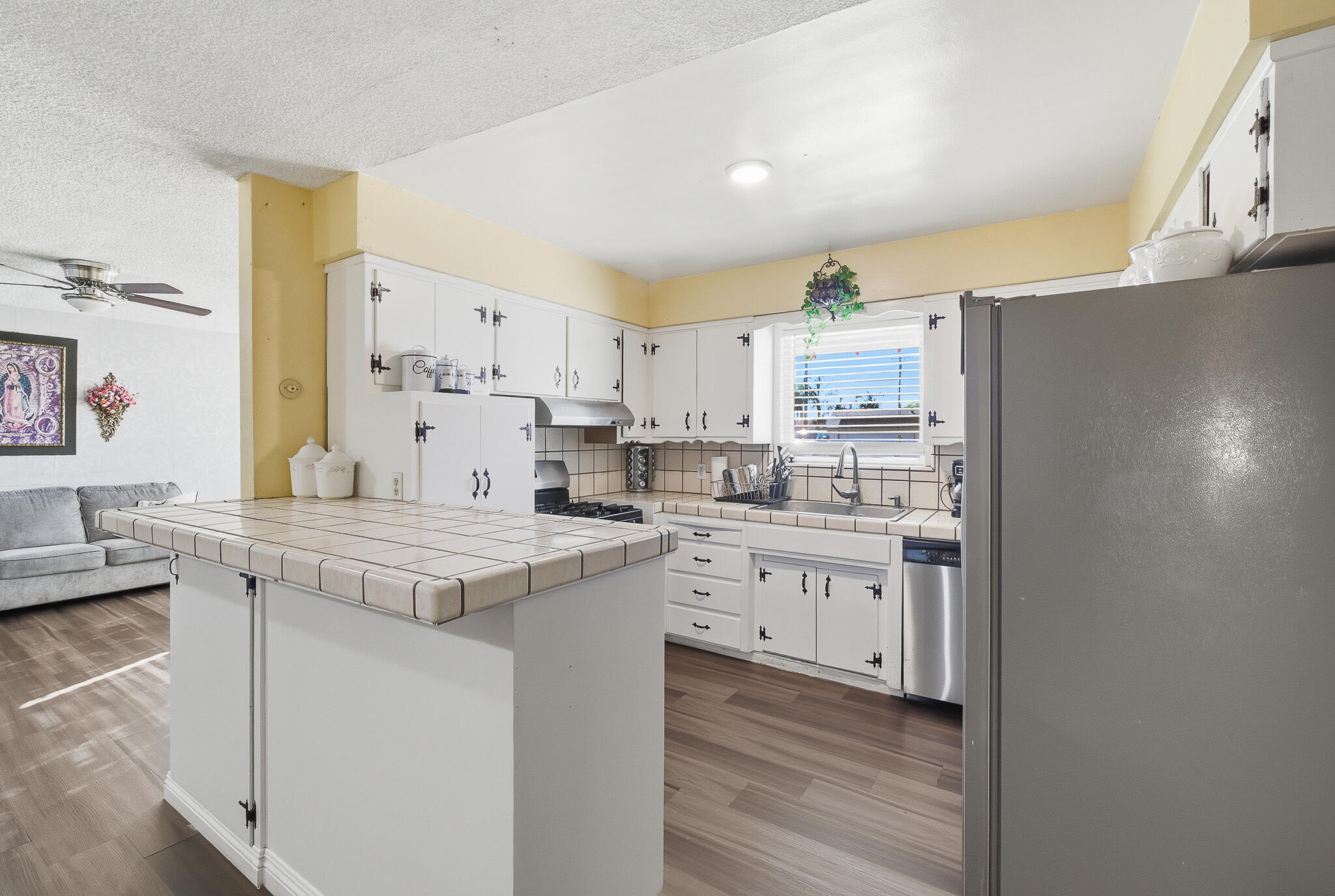 480 N Belmont St, Porterville, CA 93257