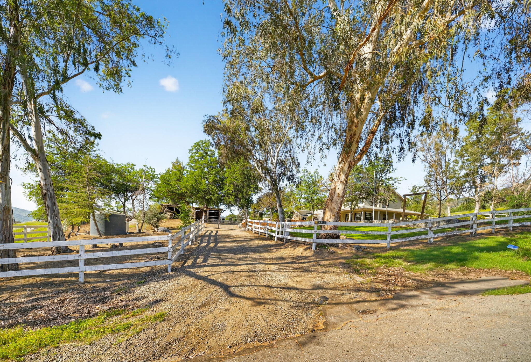 6846 Chaparral Dr, Sanger, CA 93657