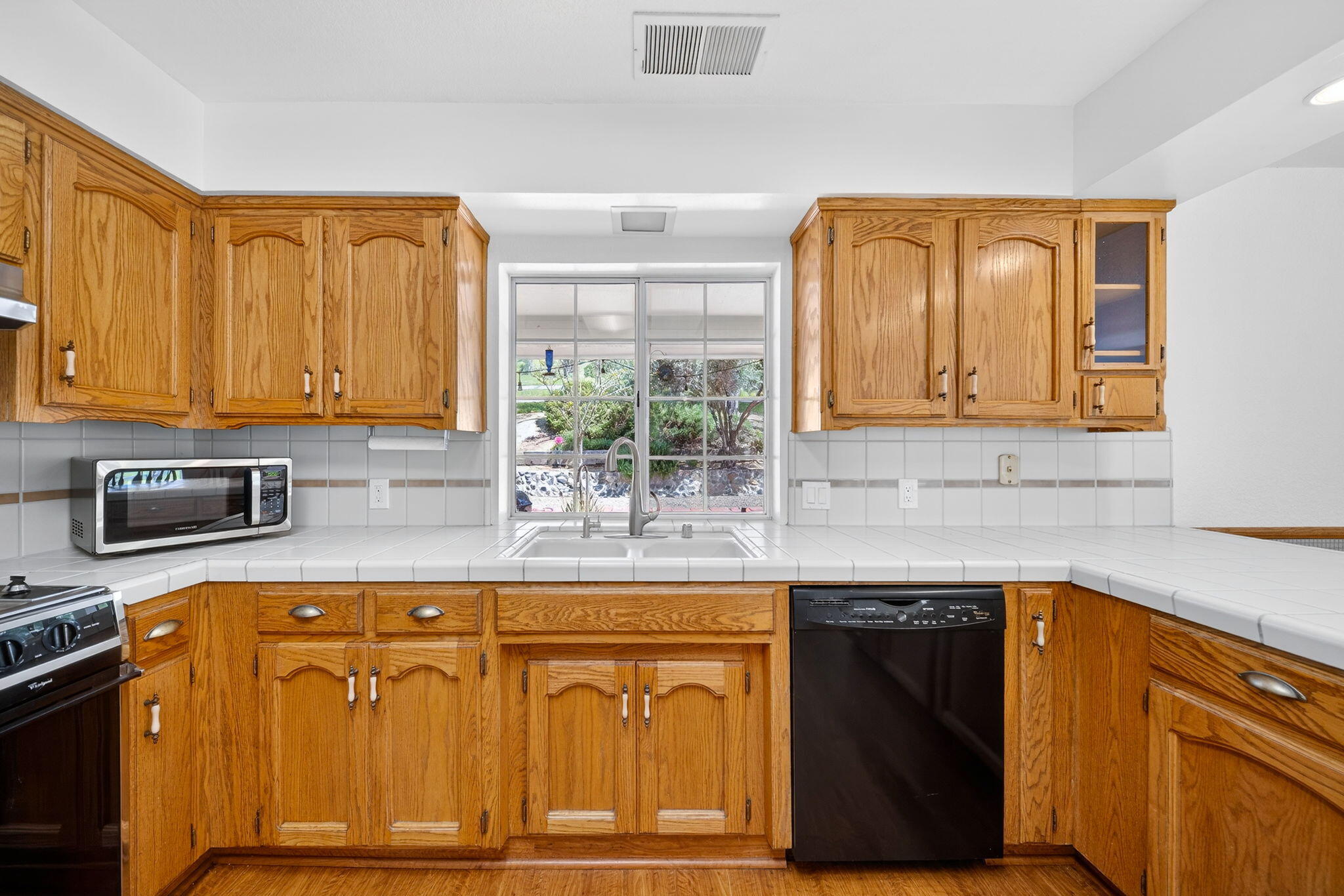 6846 Chaparral Dr, Sanger, CA 93657