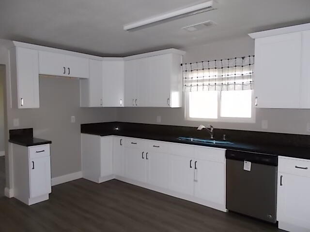 11557 4th Pl, Hanford, CA 93230