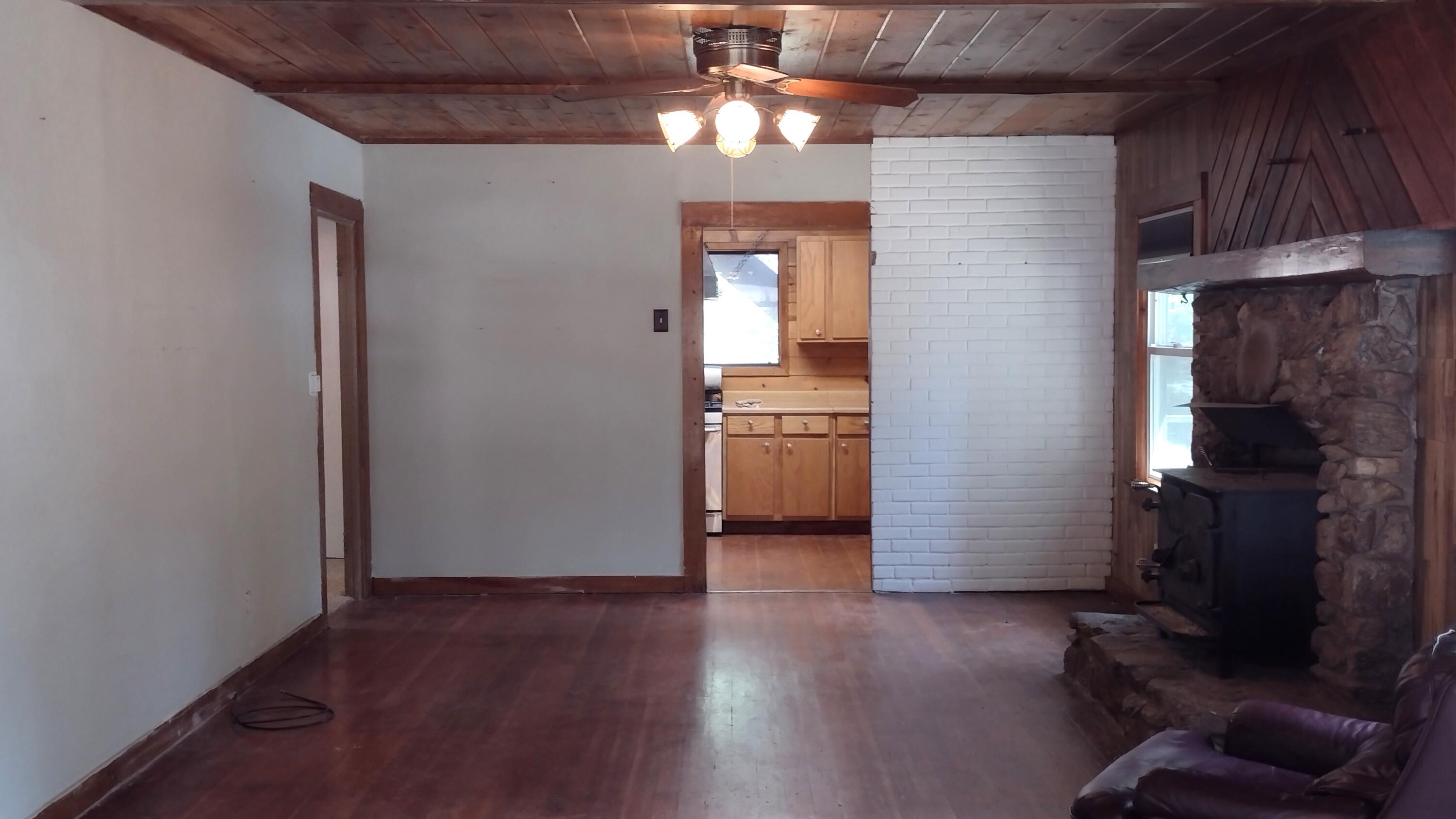 440 Trails End Dr, Camp Nelson, CA 93265