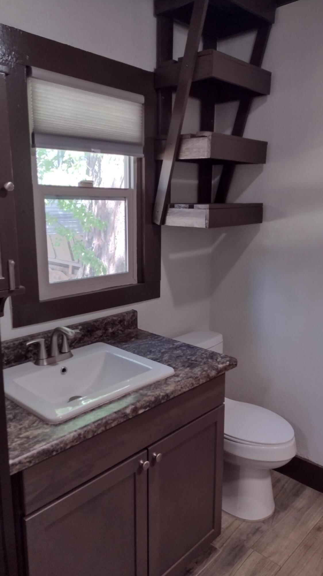 440 Trails End Dr, Camp Nelson, CA 93265