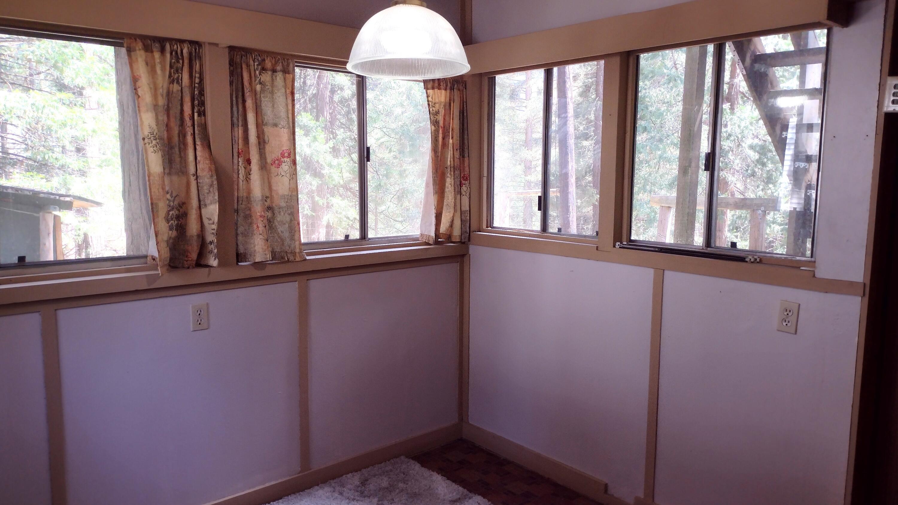 440 Trails End Dr, Camp Nelson, CA 93265