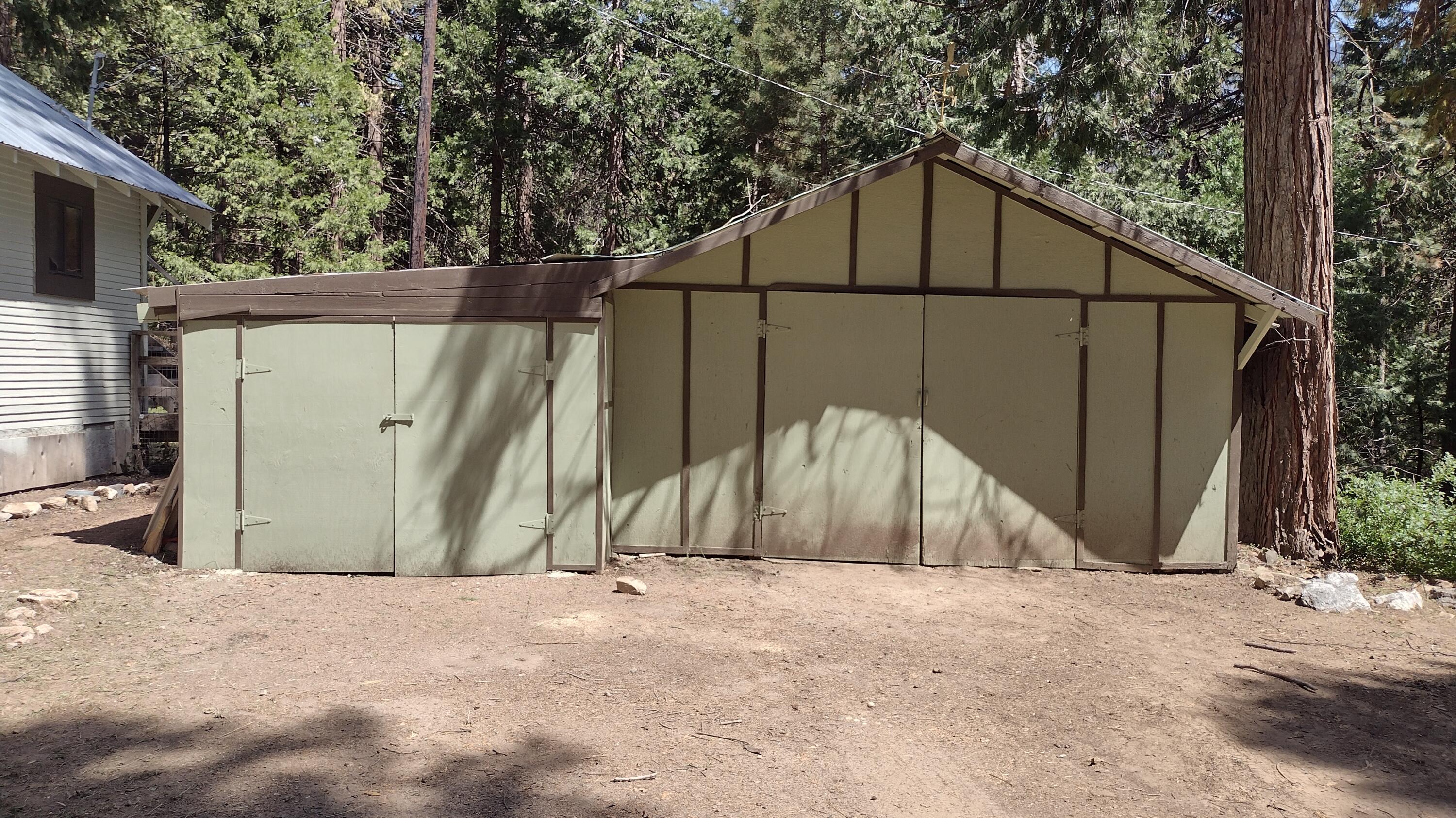 440 Trails End Dr, Camp Nelson, CA 93265