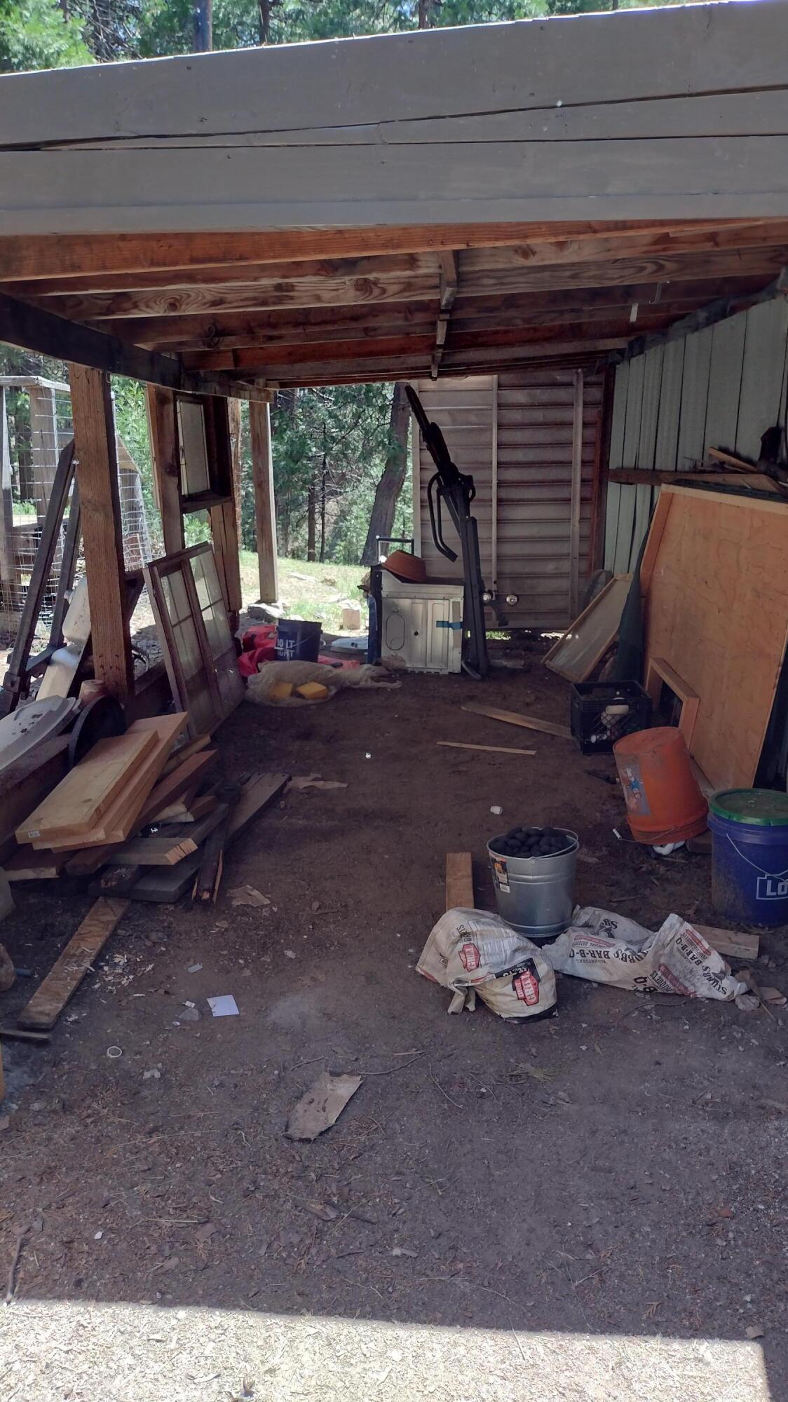 440 Trails End Dr, Camp Nelson, CA 93265