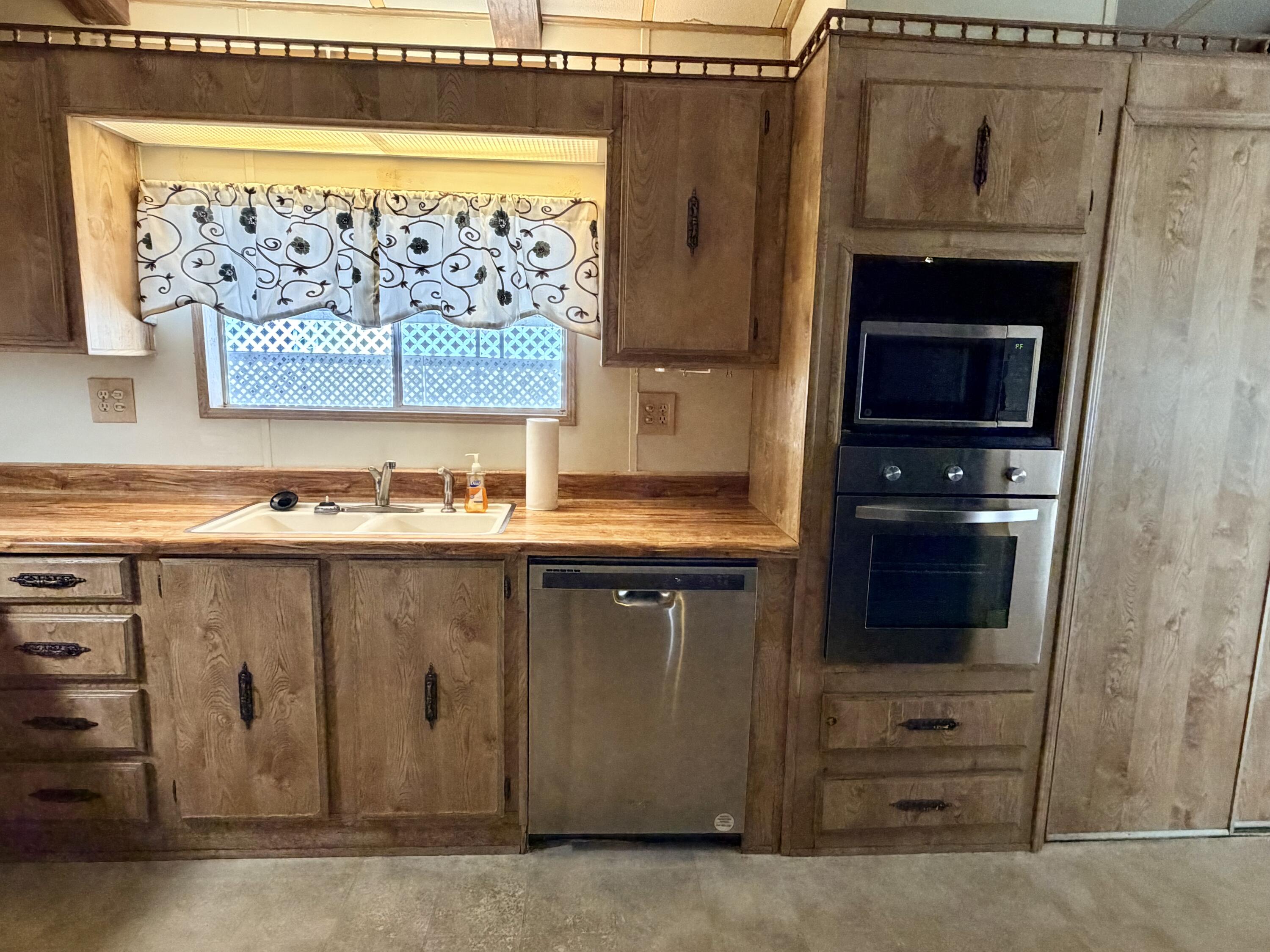 2300 W Morton Ave #160, Porterville, CA 93257