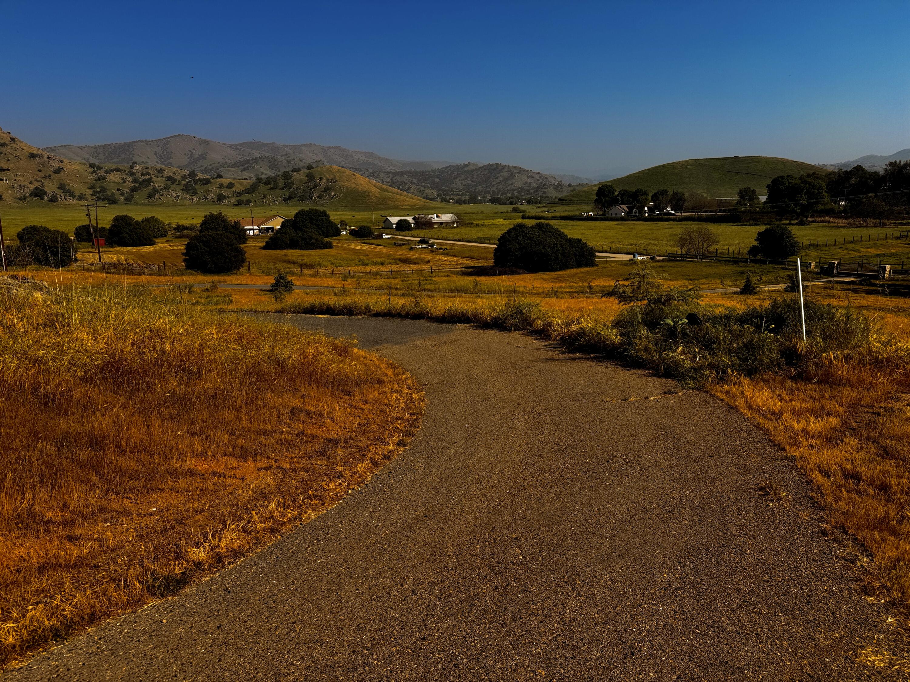 30723 Hamilton Dr, Exeter, CA 93221