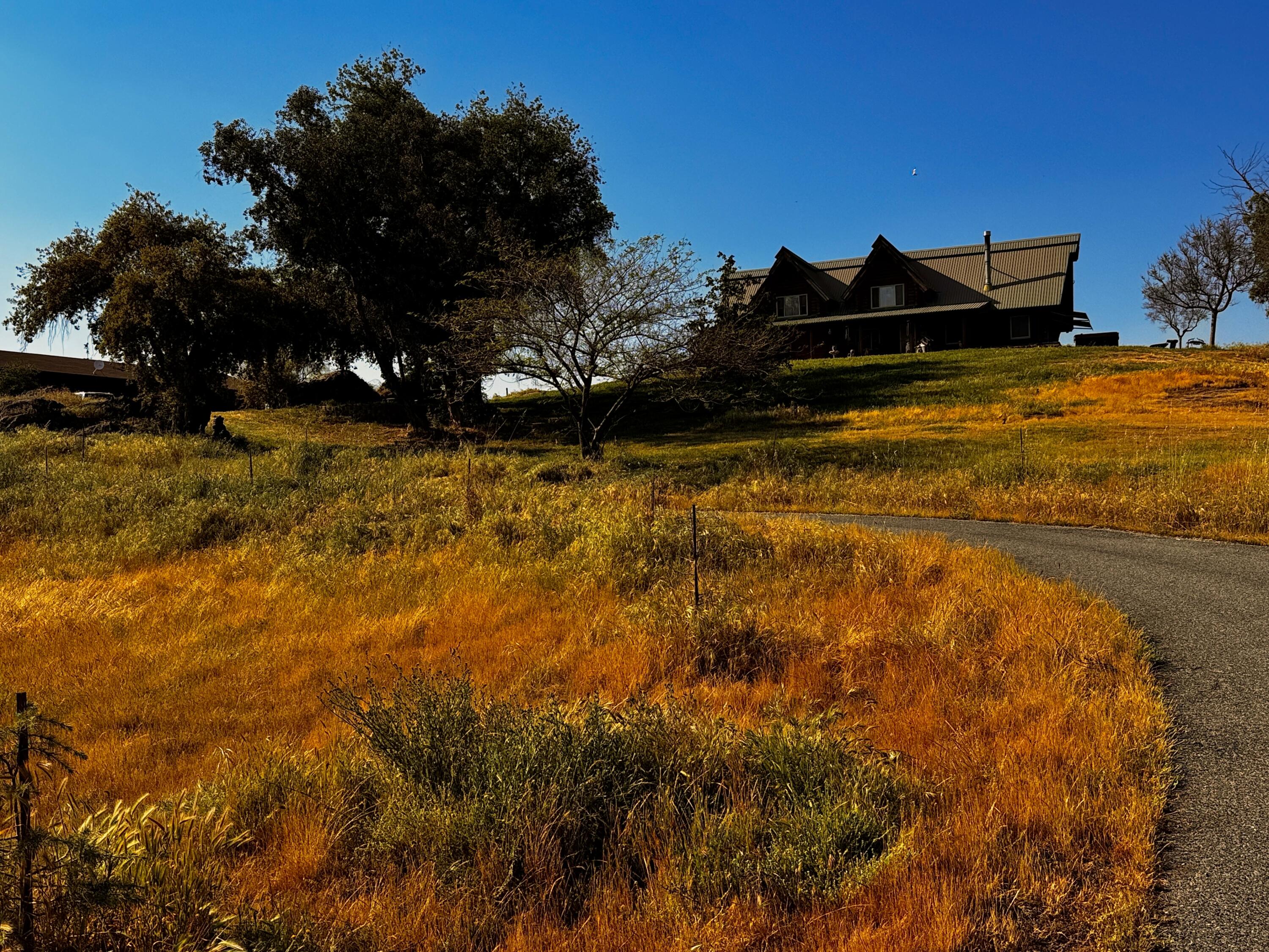 30723 Hamilton Dr, Exeter, CA 93221