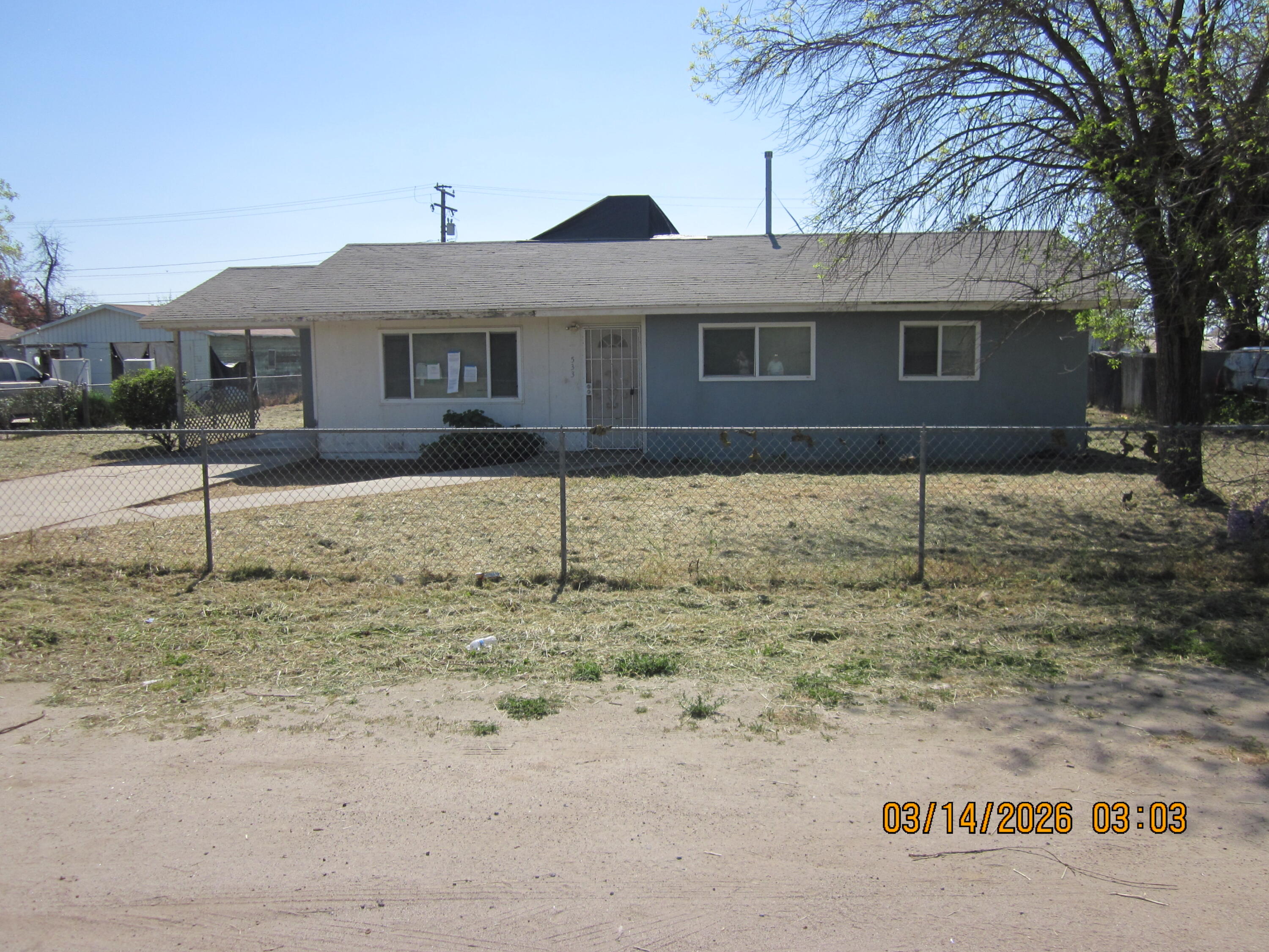 533 W Compton Ave #1, Pixley, CA 93256