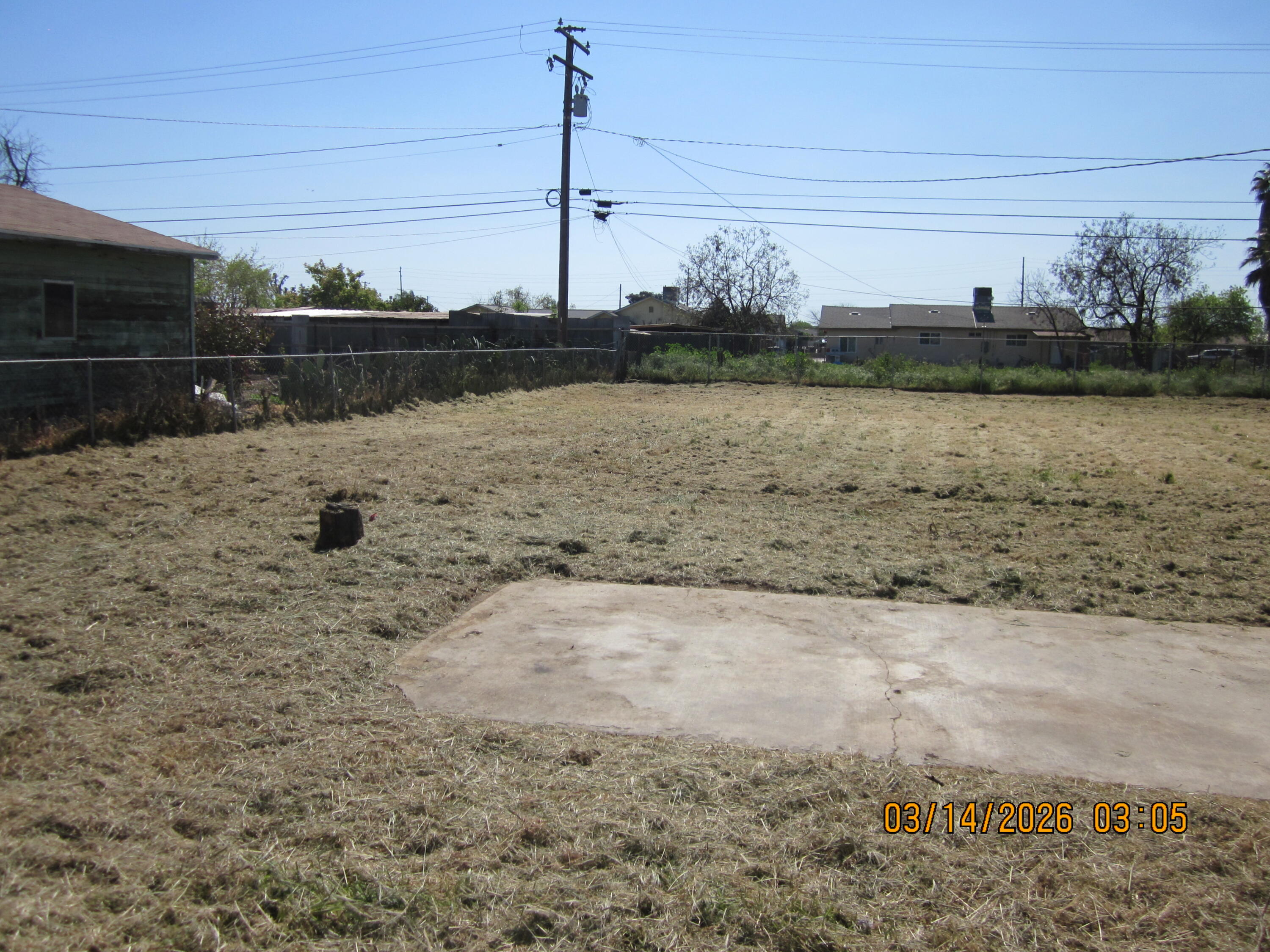 533 W Compton Ave #1, Pixley, CA 93256