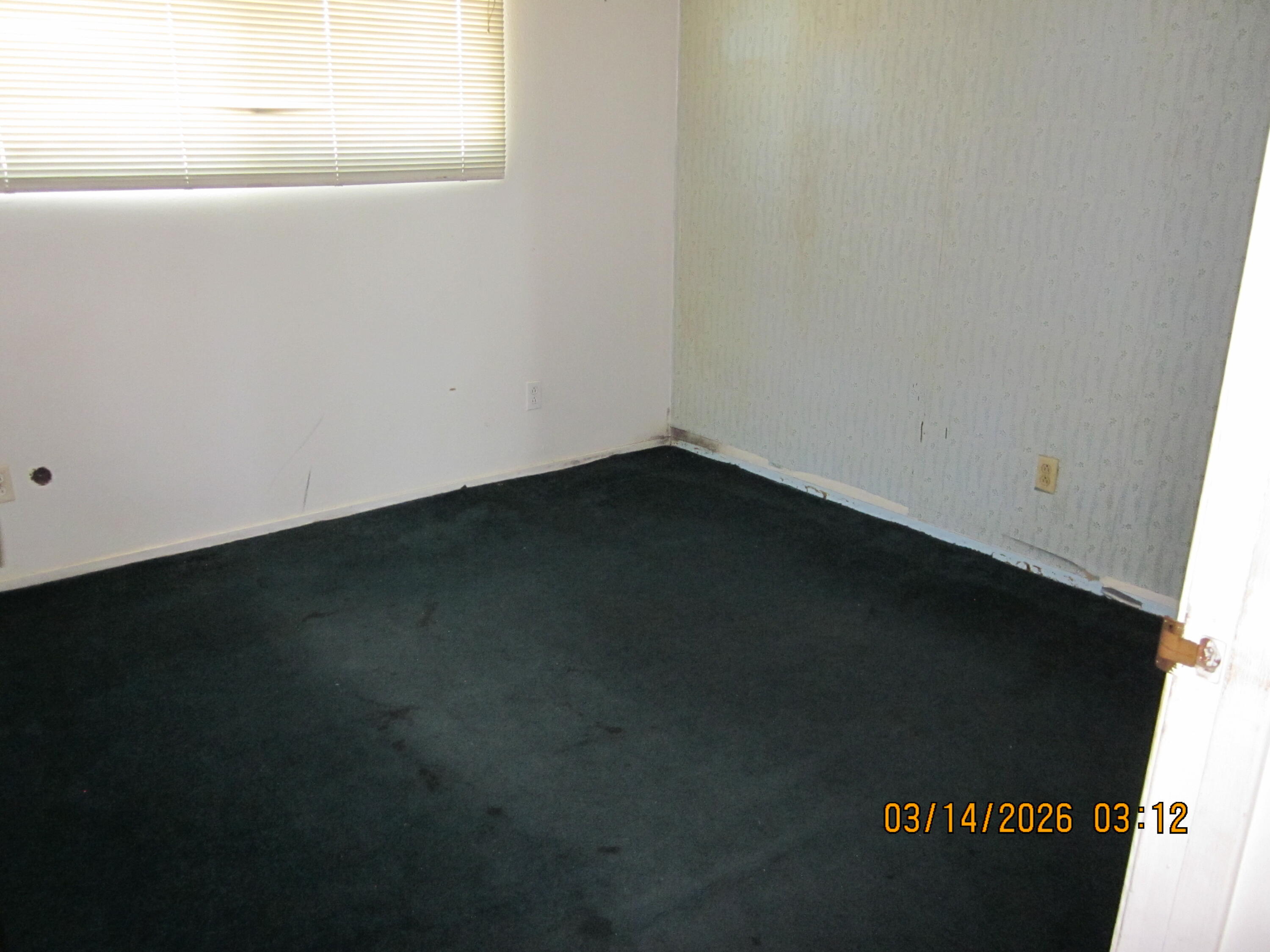 533 W Compton Ave #1, Pixley, CA 93256