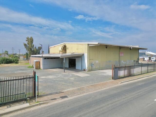 19757 Orange Belt Dr, Strathmore, CA 93267