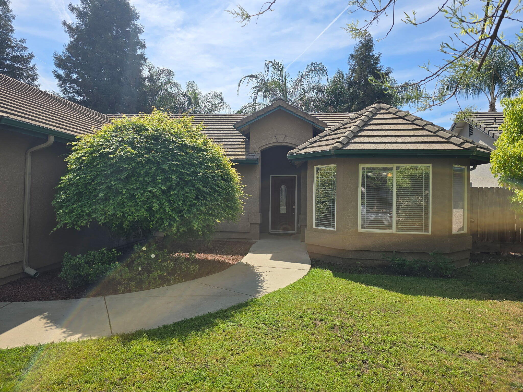 3927 E Center St, Visalia, CA 93291