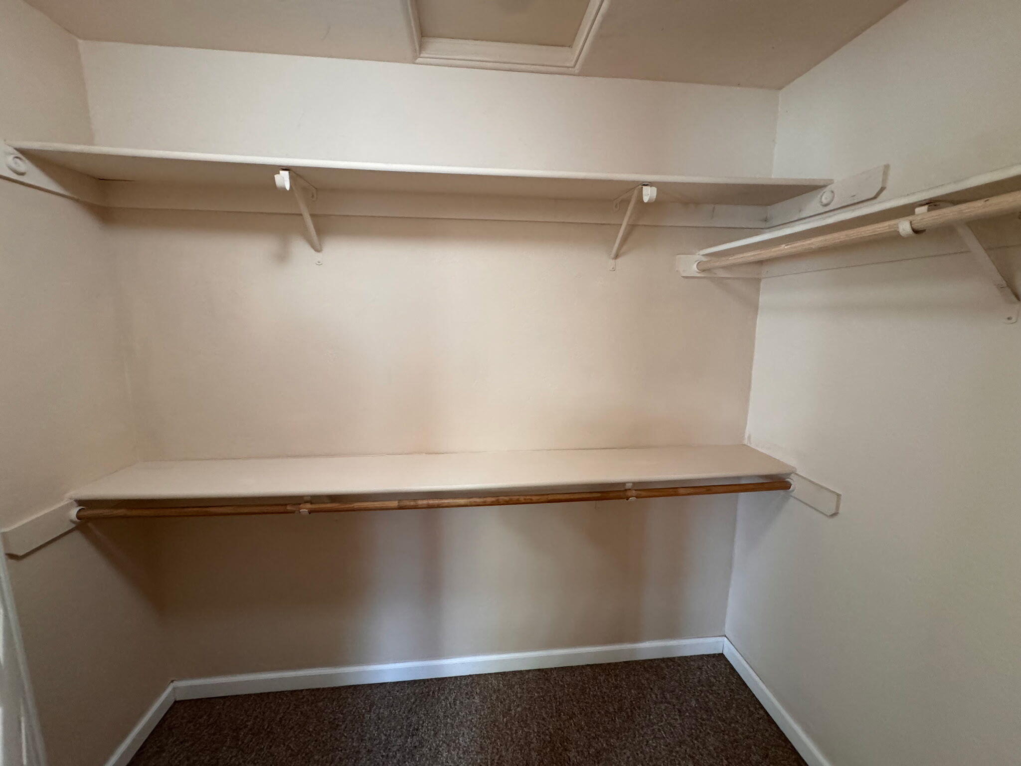 3927 E Center St, Visalia, CA 93291