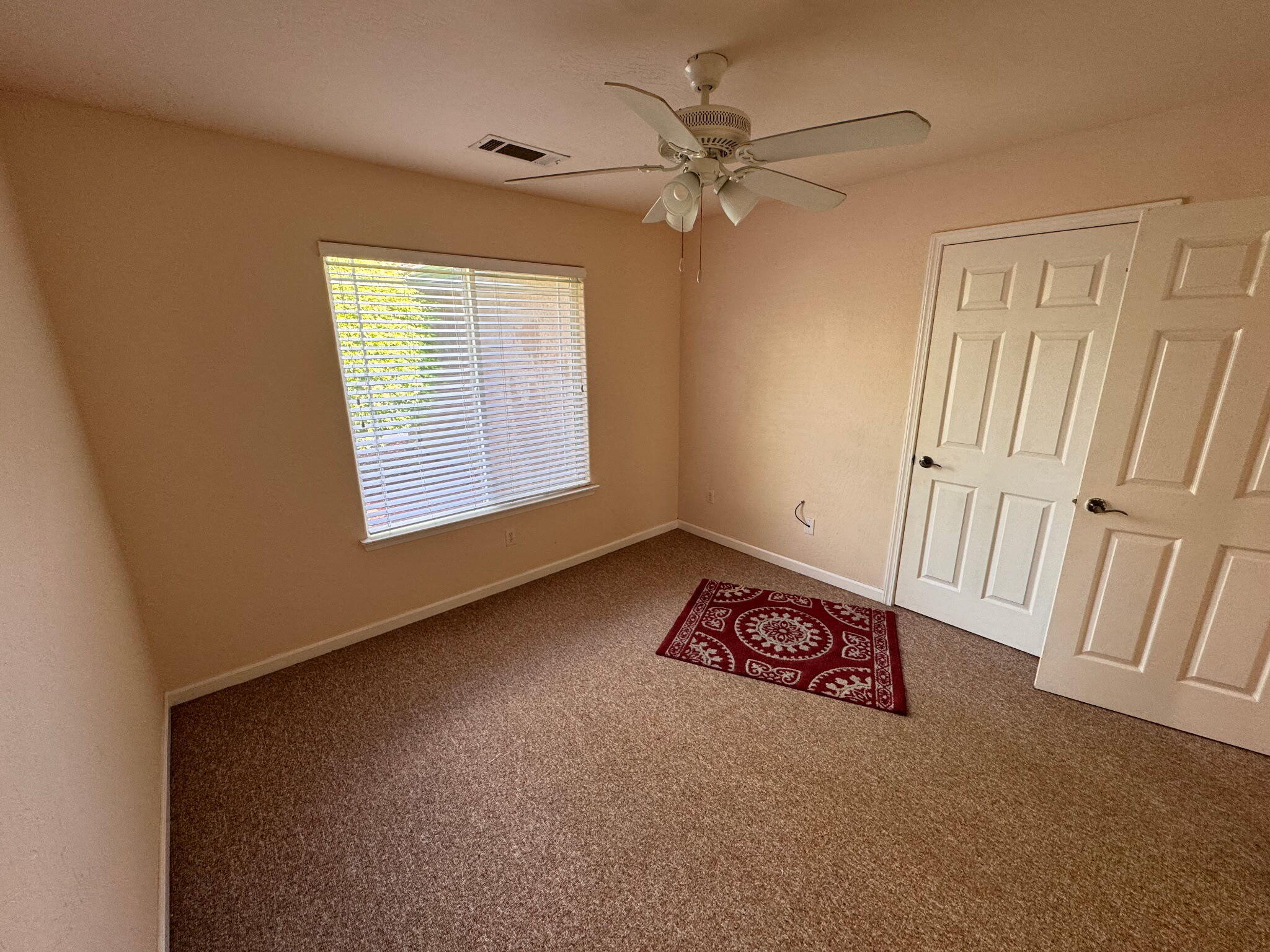 3927 E Center St, Visalia, CA 93291