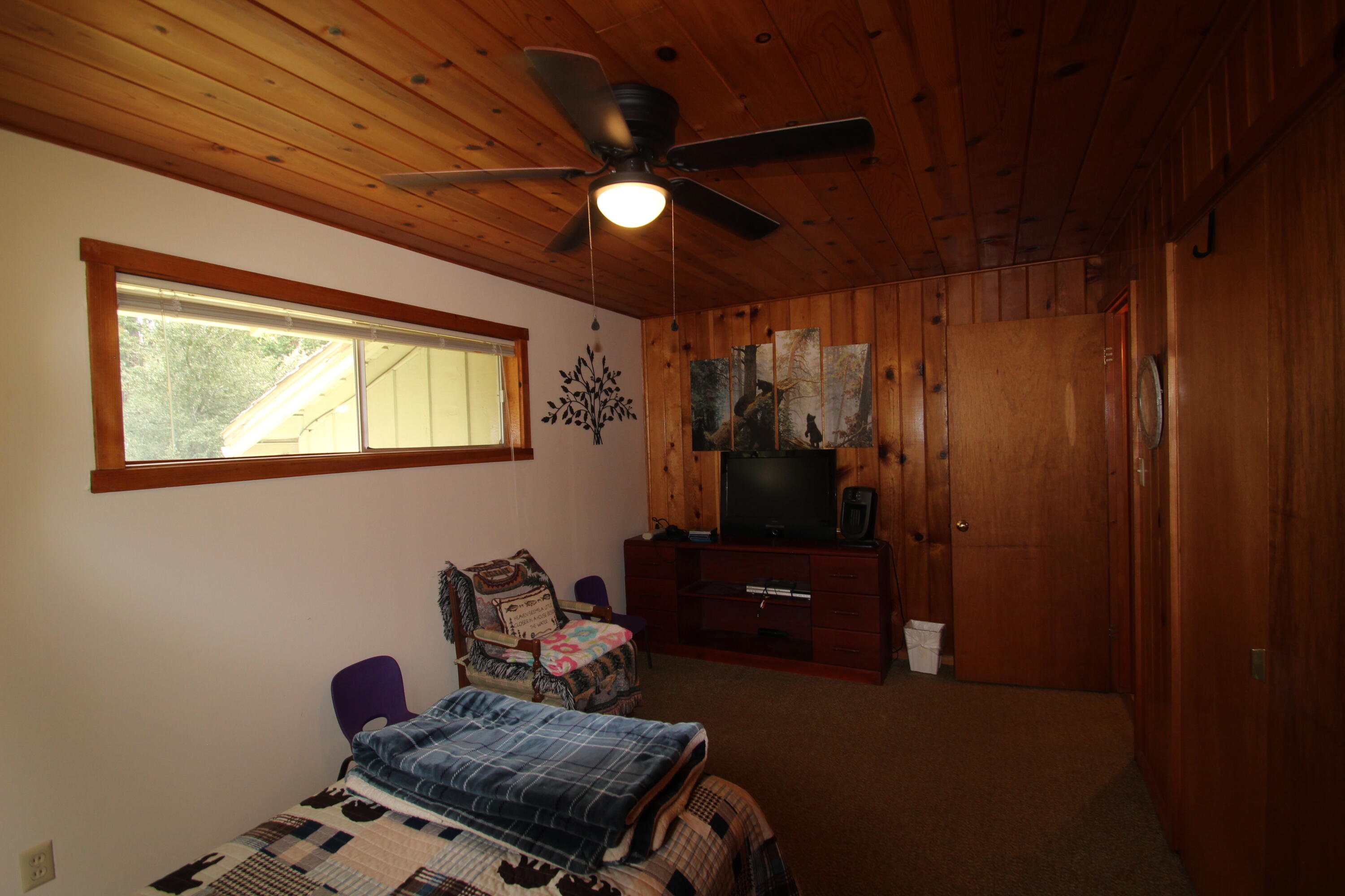 1771 James Dr, Springville, CA 93265