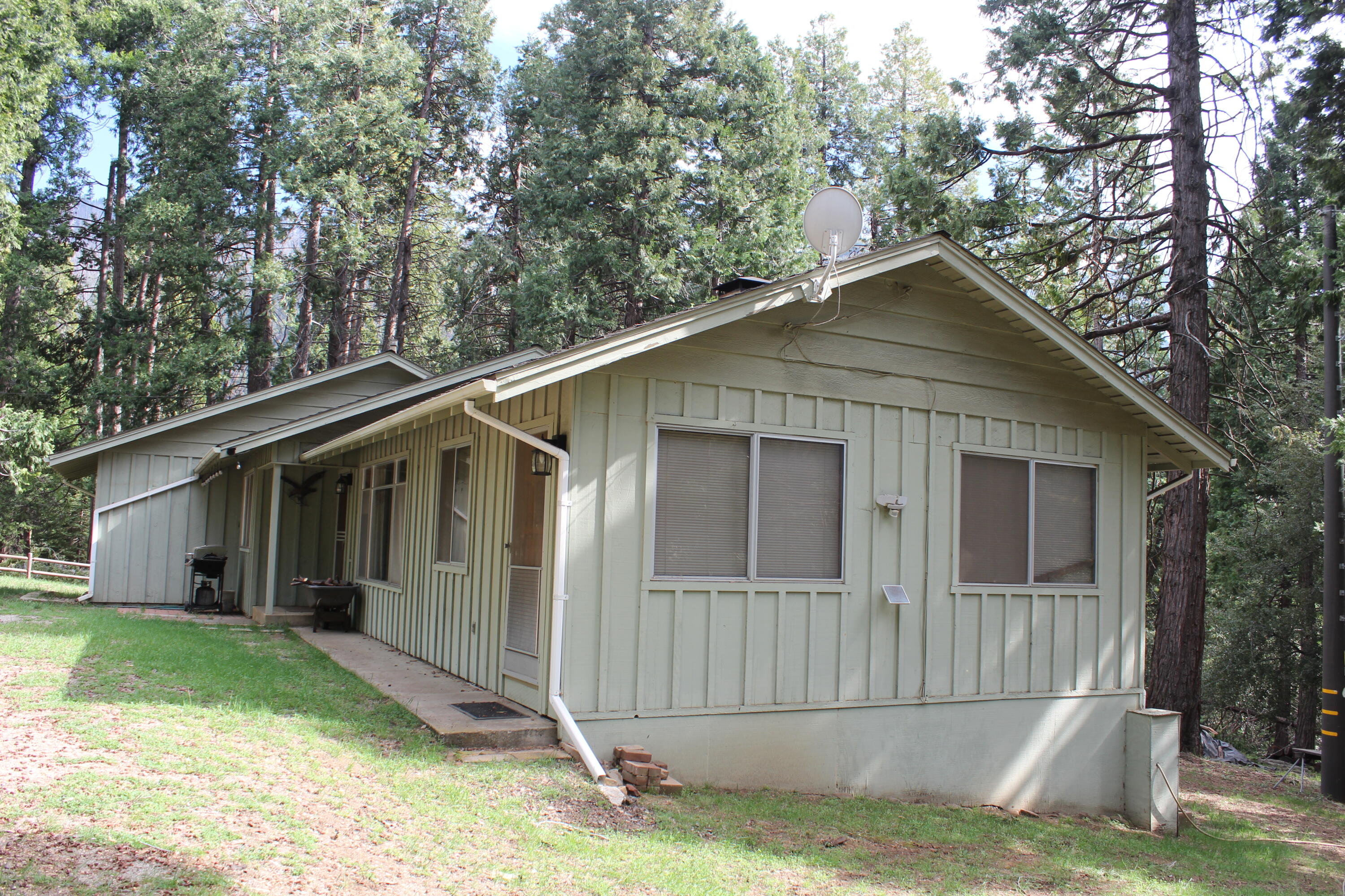 1771 James Dr, Springville, CA 93265