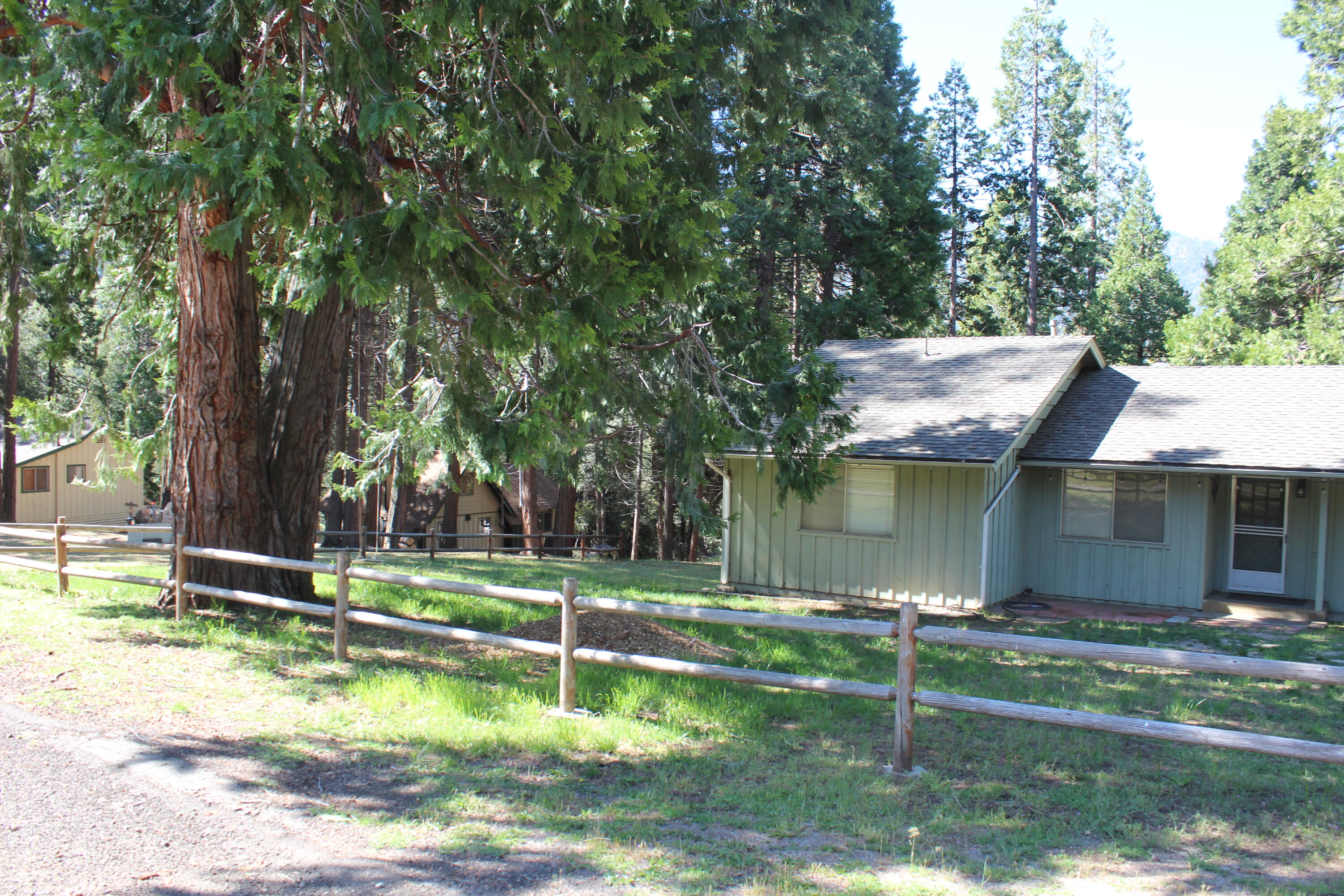 1771 James Dr, Springville, CA 93265