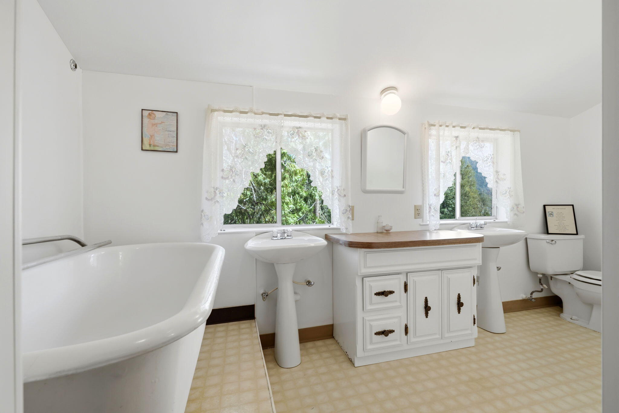 697 Loop Dr, Springville, CA 93265