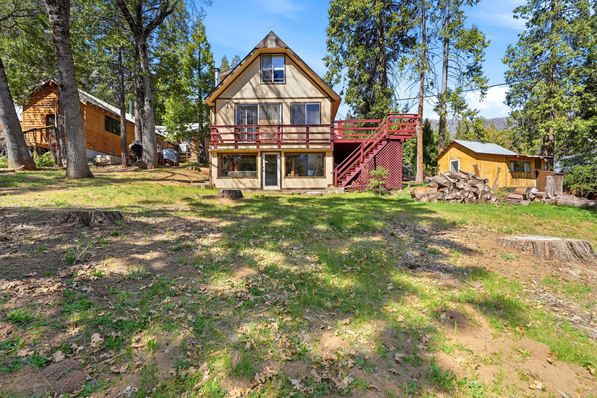 697 Loop Dr, Springville, CA 93265