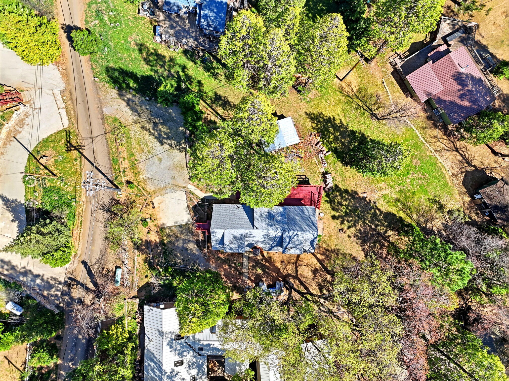 697 Loop Dr, Springville, CA 93265