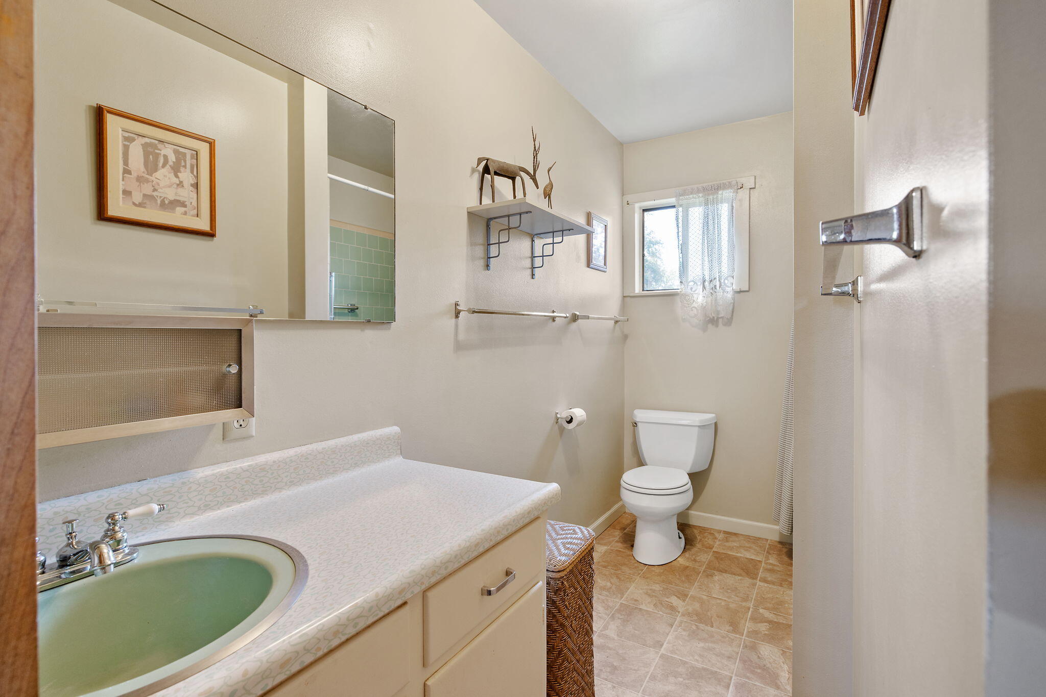 4340 W School Ave, Visalia, CA 93291