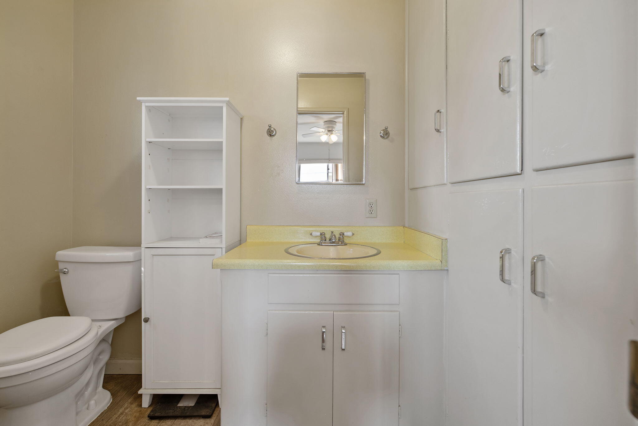 4340 W School Ave, Visalia, CA 93291