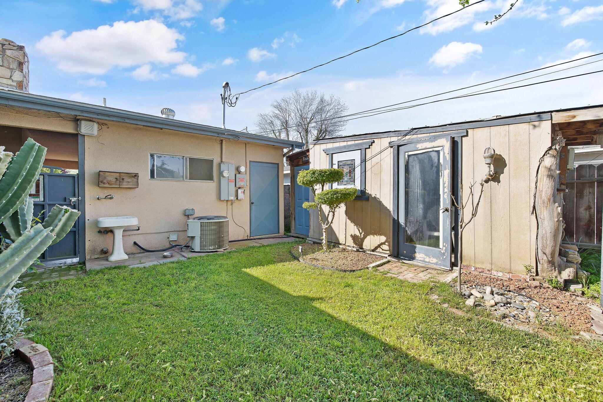 4340 W School Ave, Visalia, CA 93291