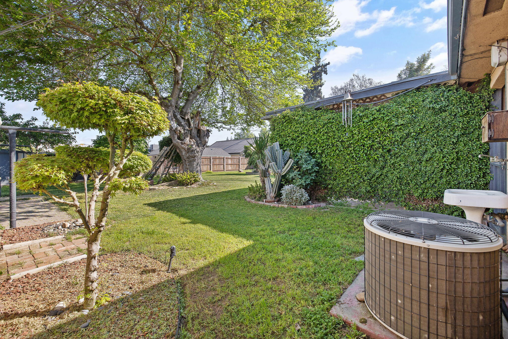 4340 W School Ave, Visalia, CA 93291