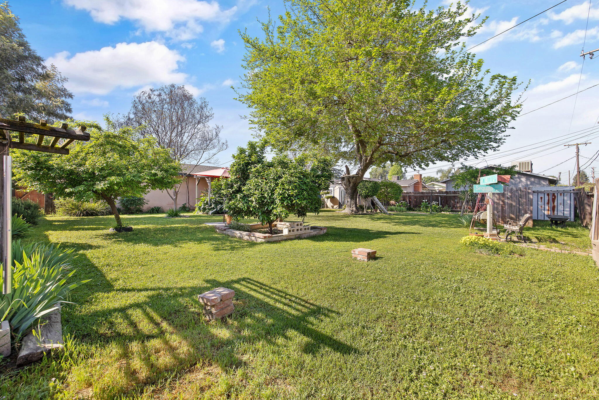 4340 W School Ave, Visalia, CA 93291