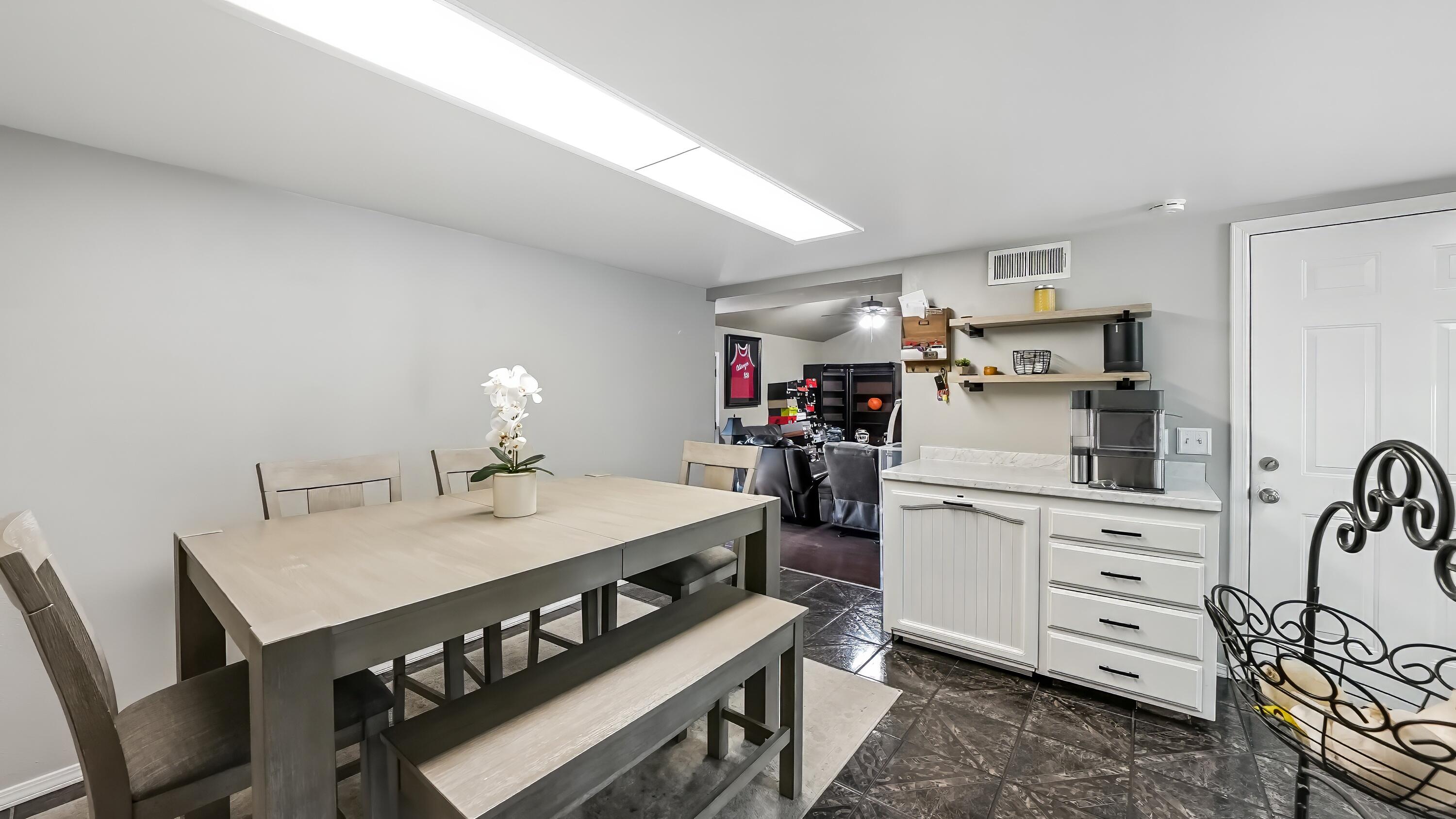 2419 E Vassar Ave, Visalia, CA 93292