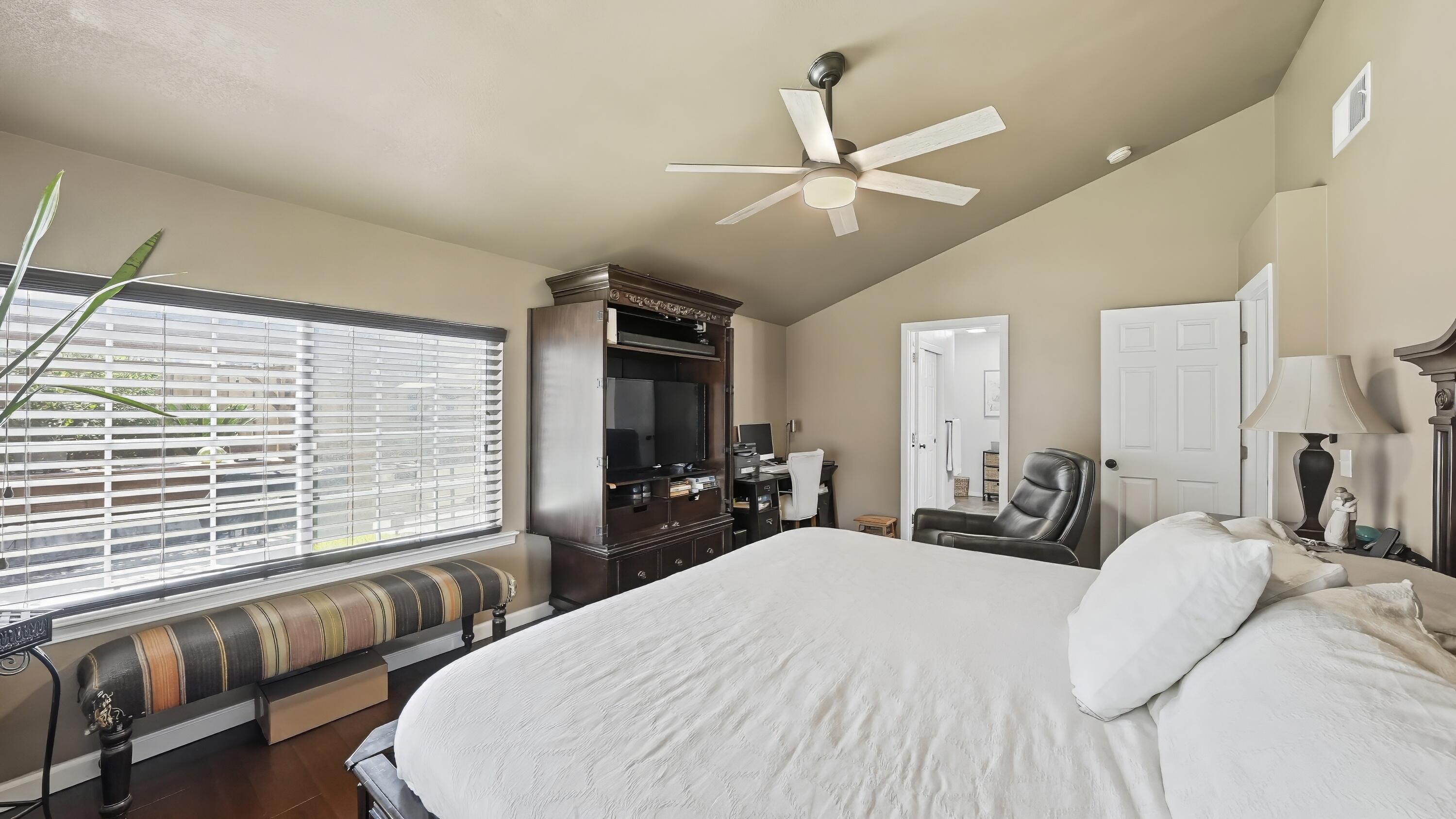 2419 E Vassar Ave, Visalia, CA 93292