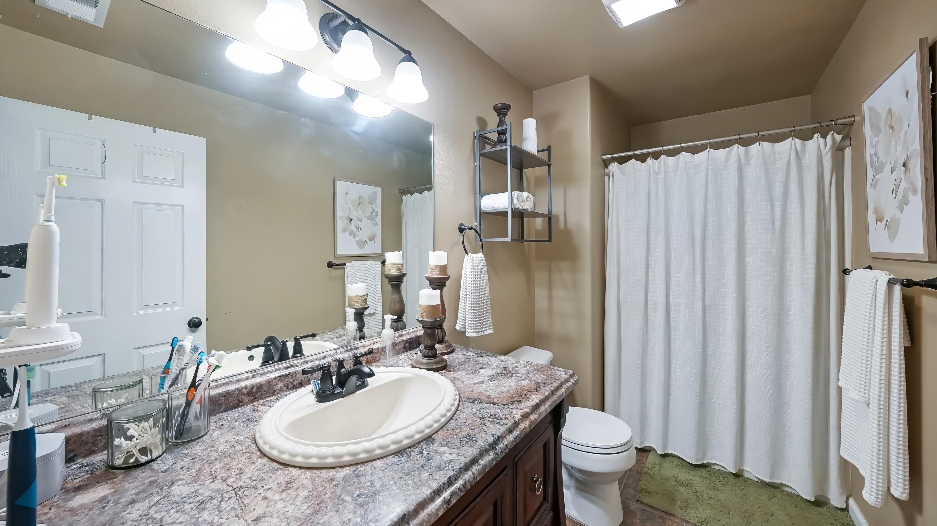 2419 E Vassar Ave, Visalia, CA 93292