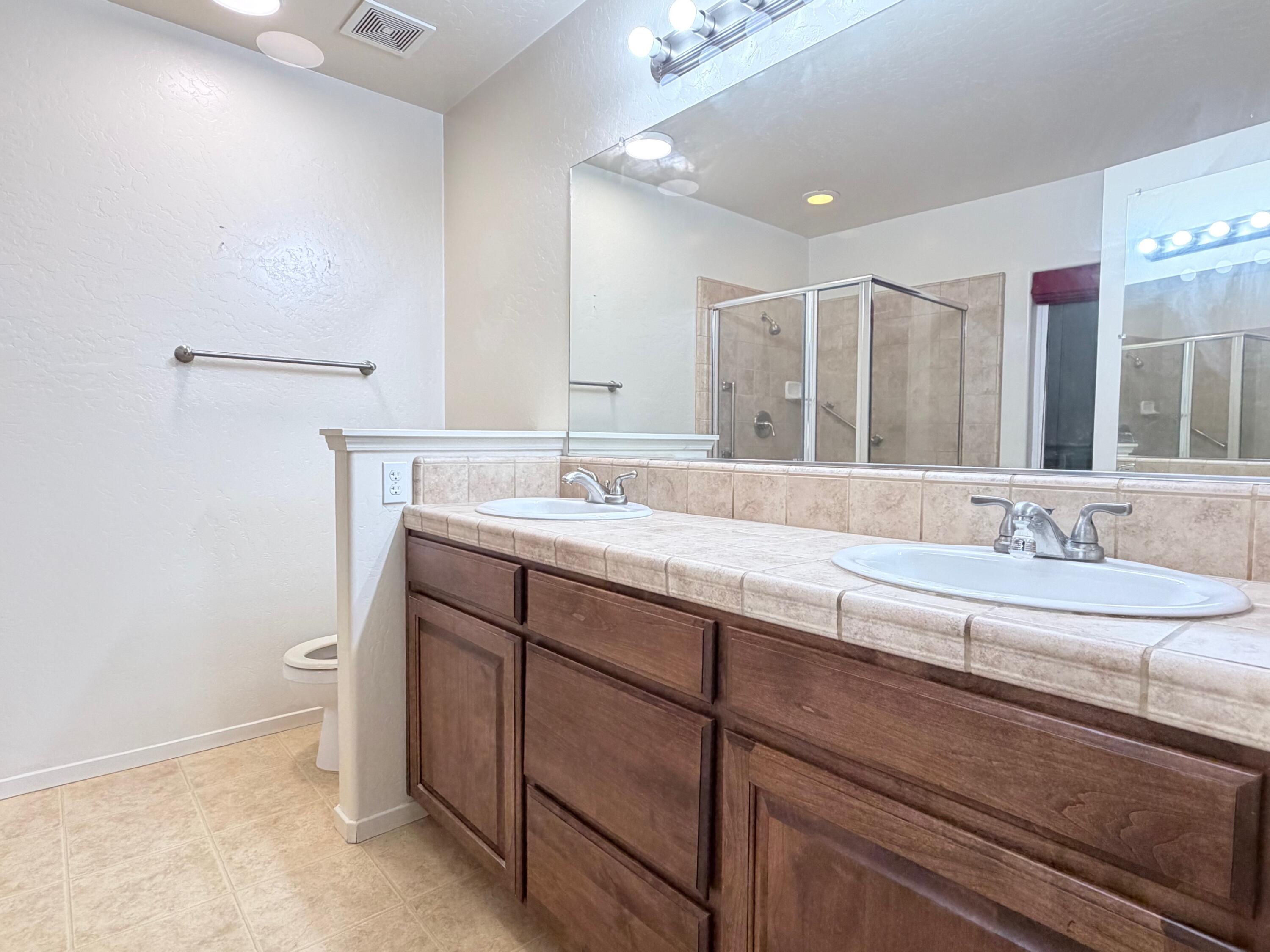 2499 Tempranillo Dr, Tulare, CA 93274