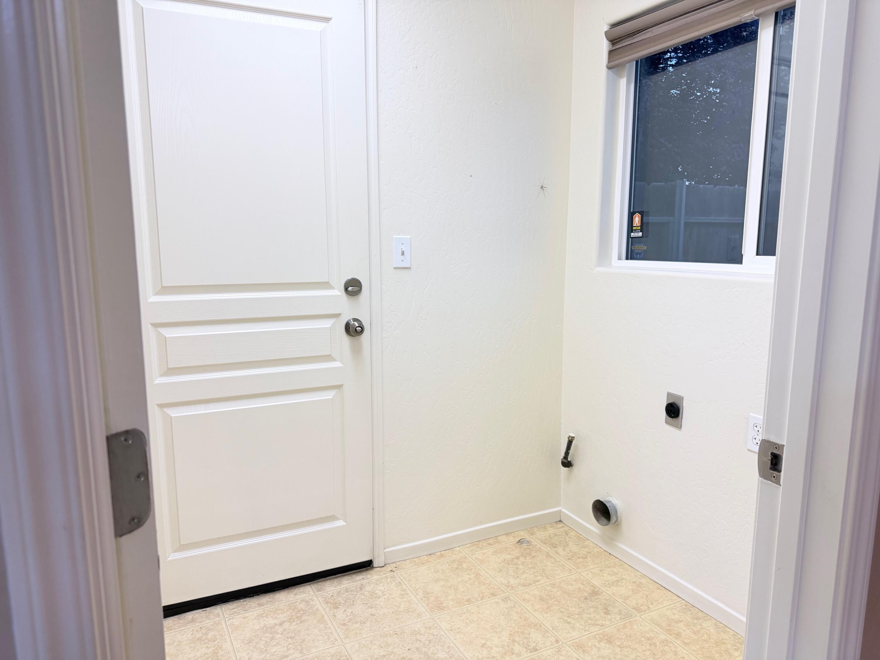 2499 Tempranillo Dr, Tulare, CA 93274