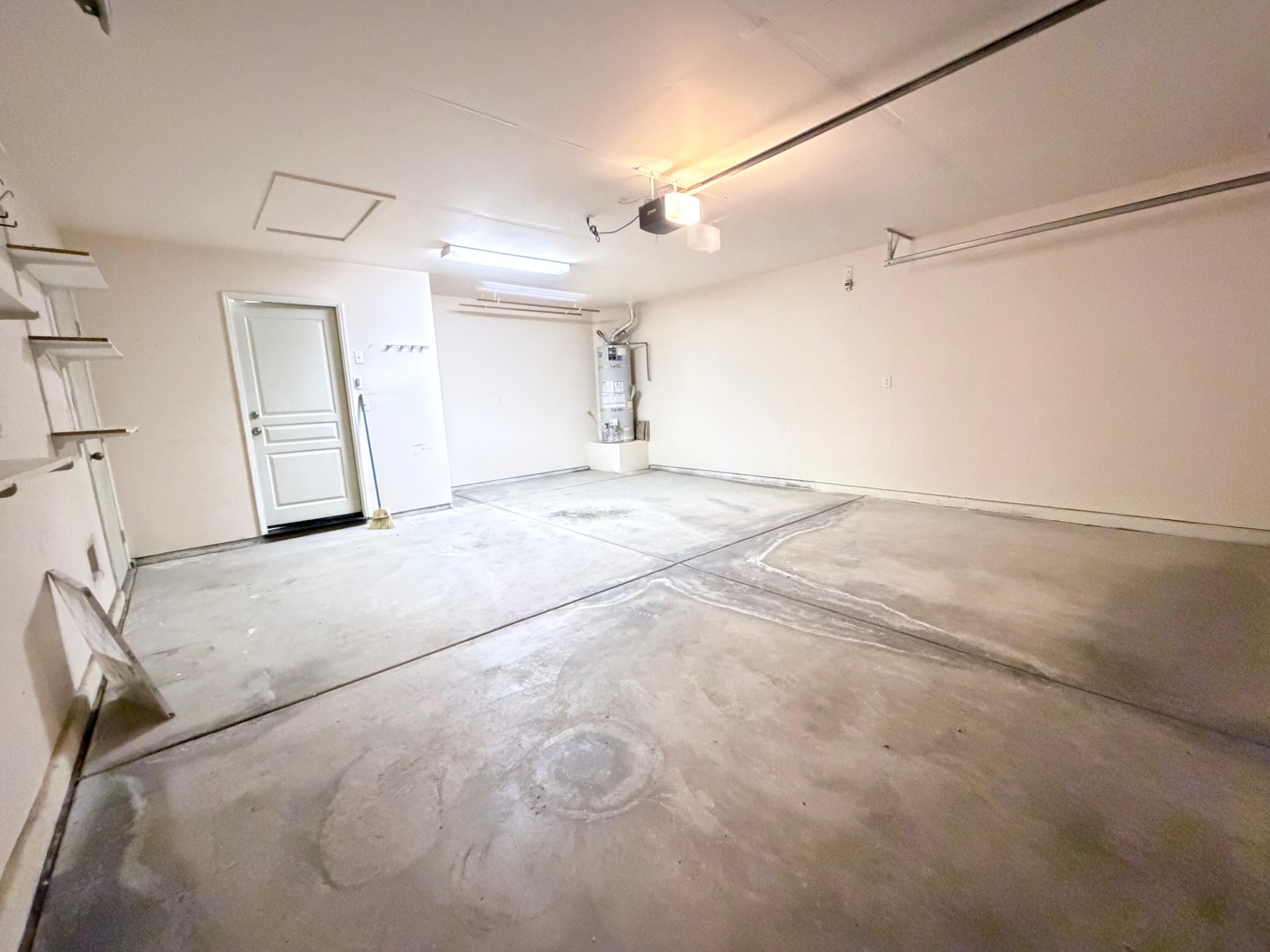 2499 Tempranillo Dr, Tulare, CA 93274