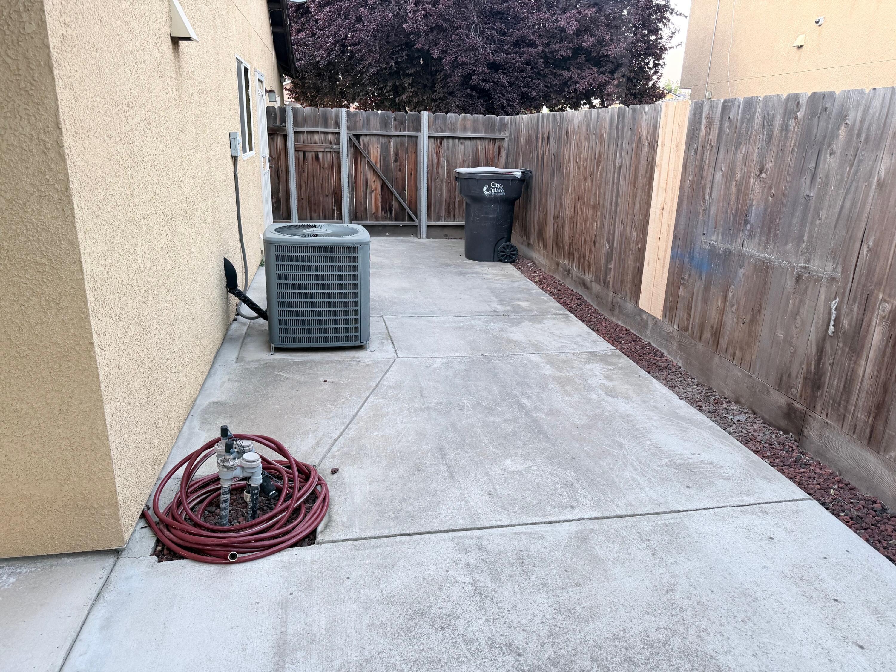 2499 Tempranillo Dr, Tulare, CA 93274