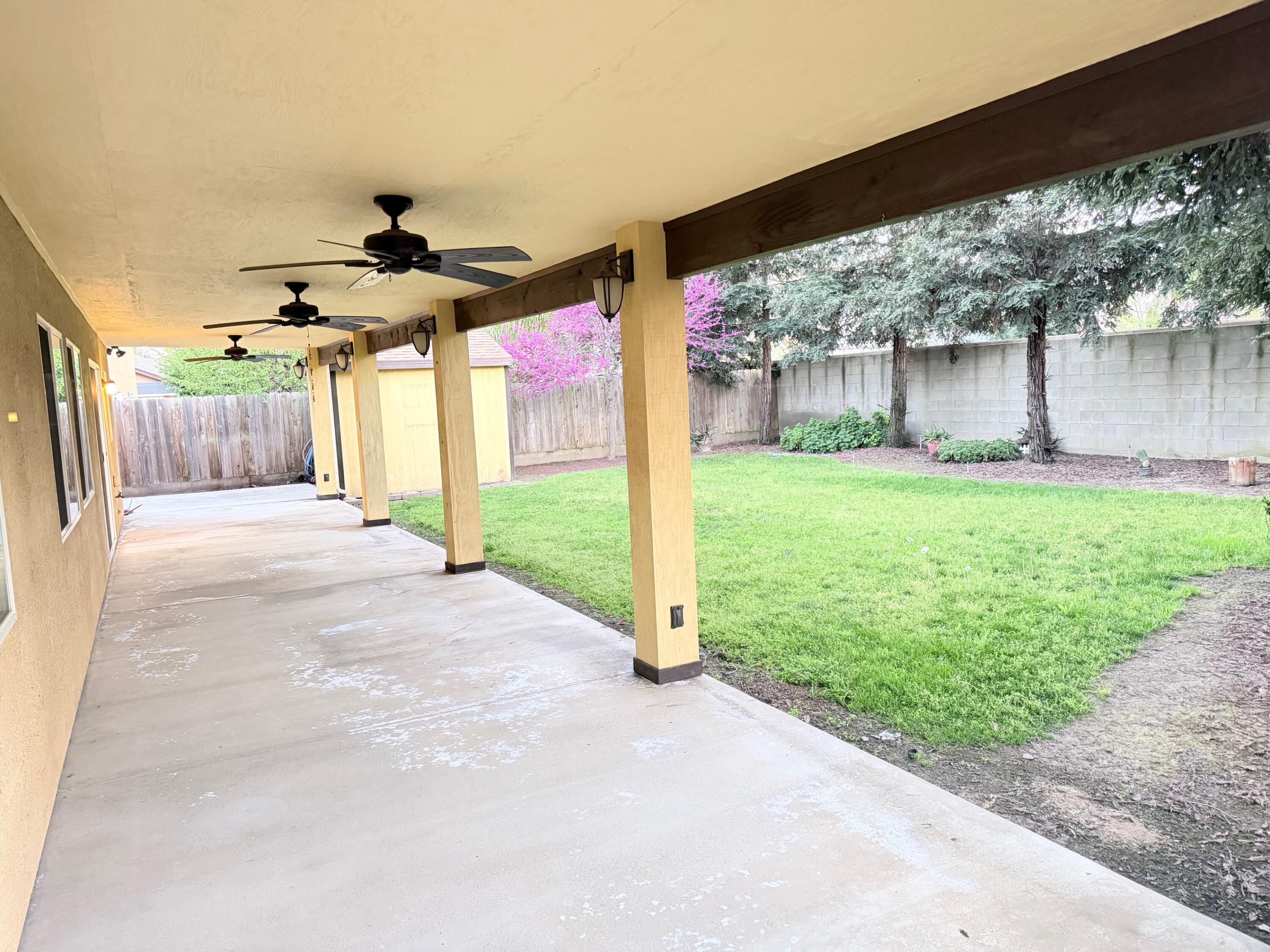 2499 Tempranillo Dr, Tulare, CA 93274