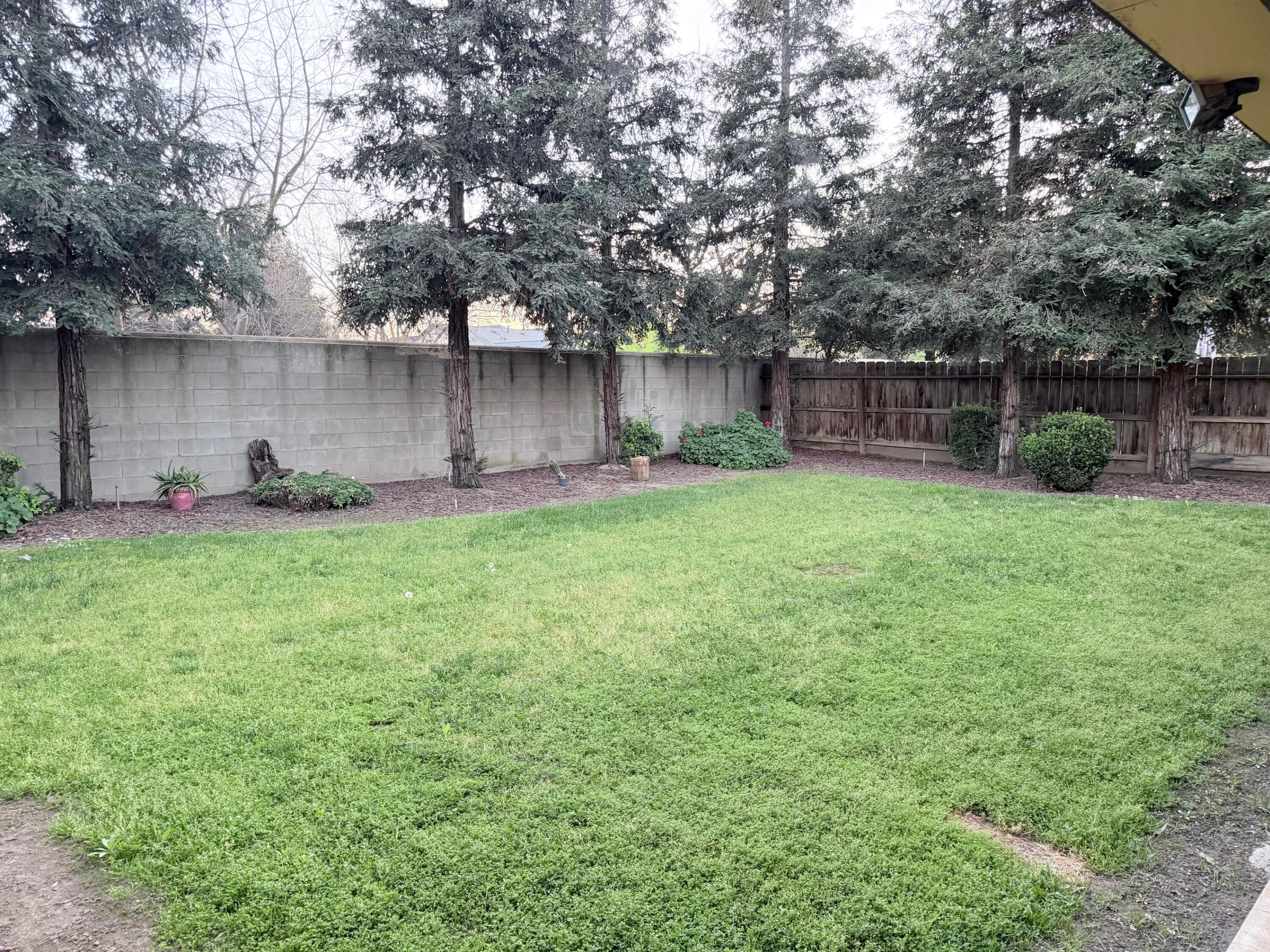 2499 Tempranillo Dr, Tulare, CA 93274